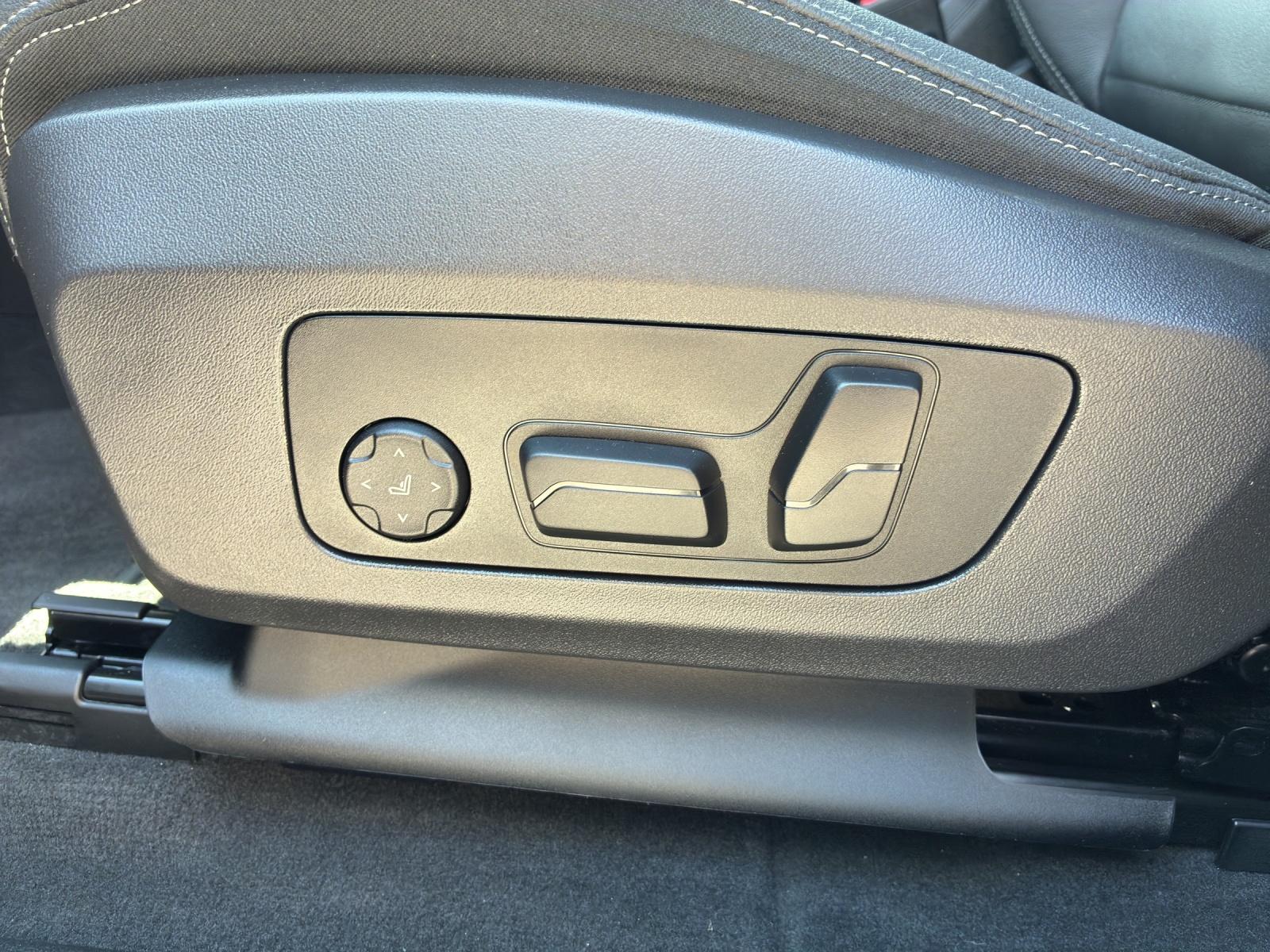 BMW X1 30e xDrive paddles-image-17