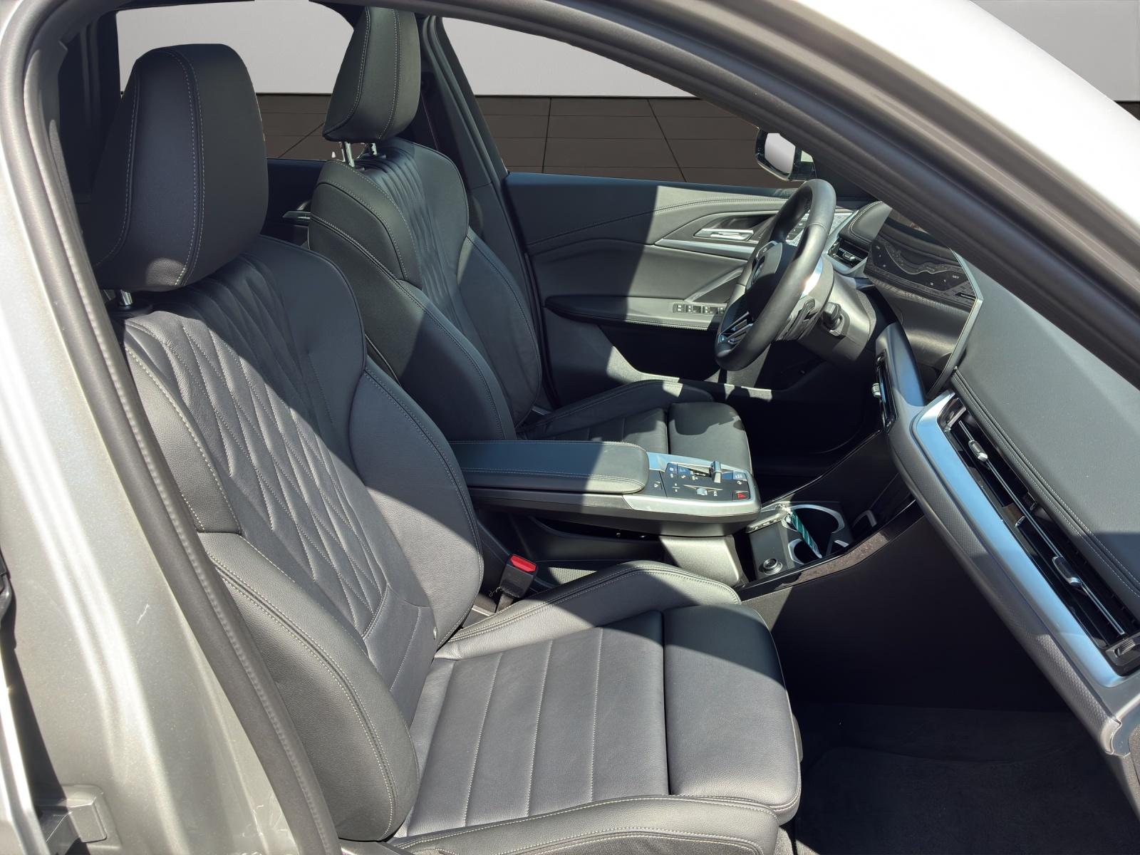 BMW X1 30e xDrive paddles-image-10