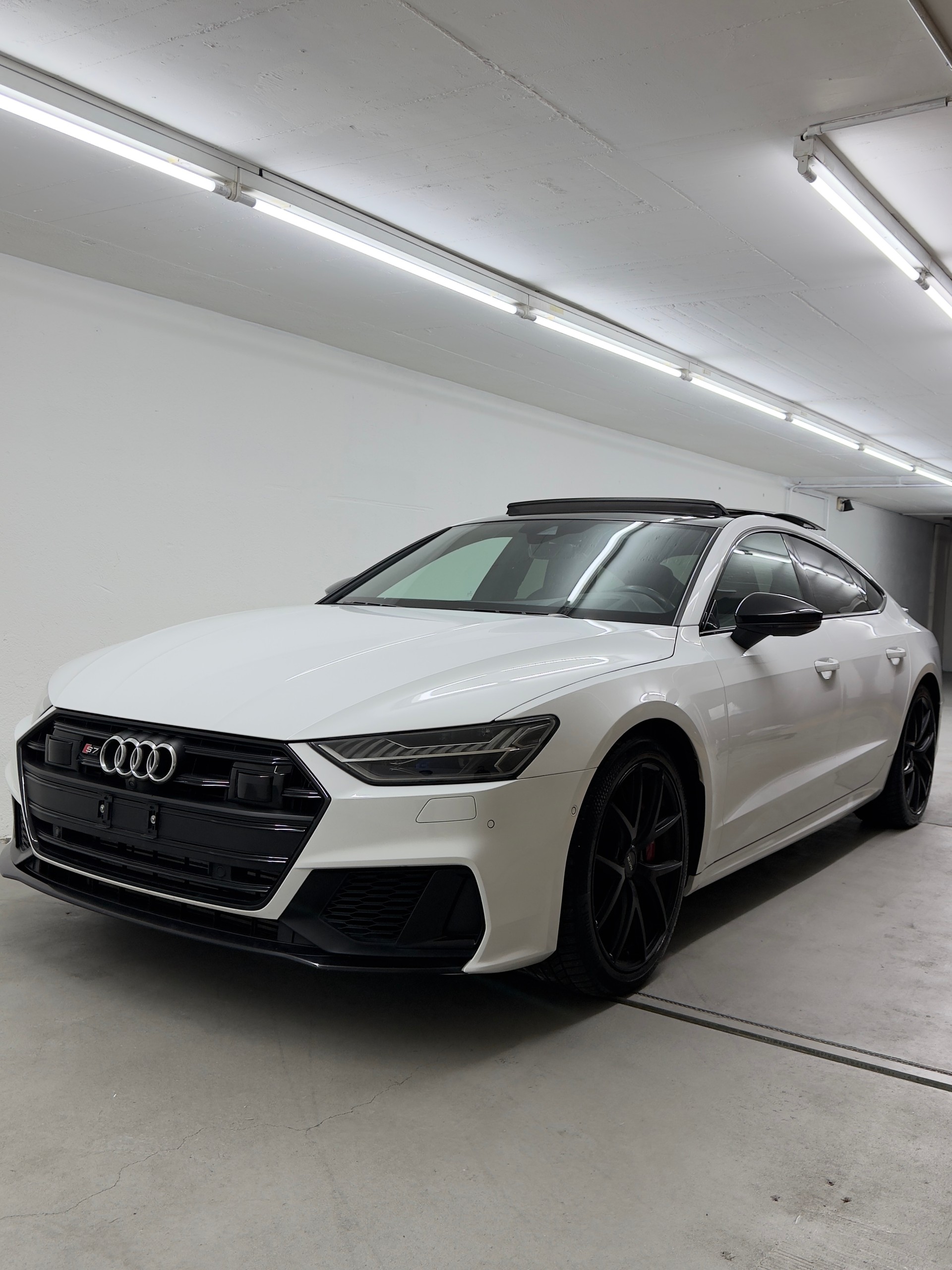 AUDI S7 Sportback TDI quattro S-tronic-showroom-element-1