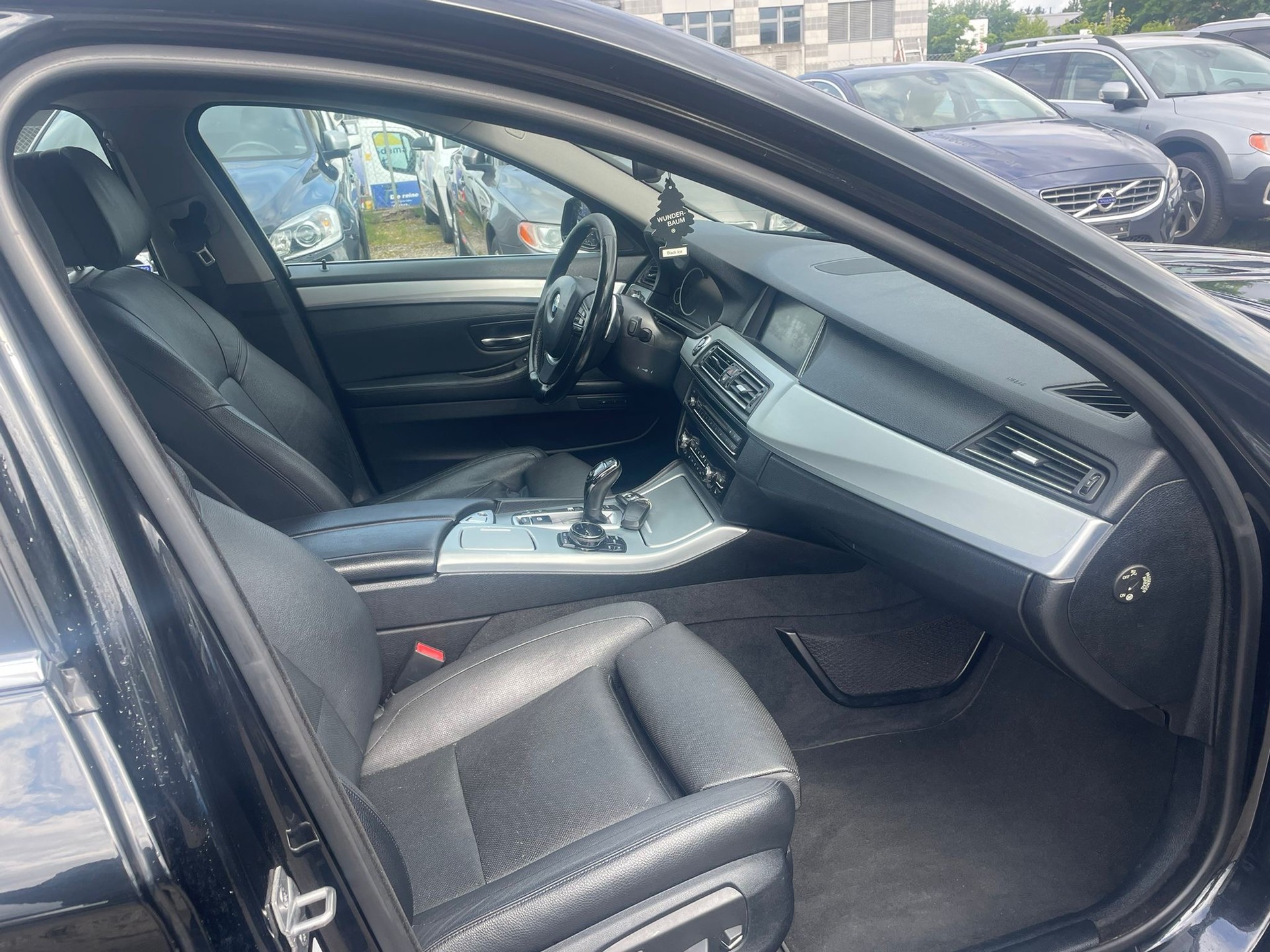 BMW 530d Touring xDrive Luxury Line Steptronic-image-9