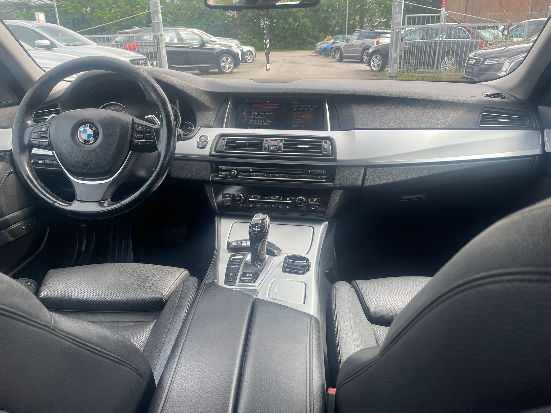 BMW 530d Touring xDrive Luxury Line Steptronic-image-6