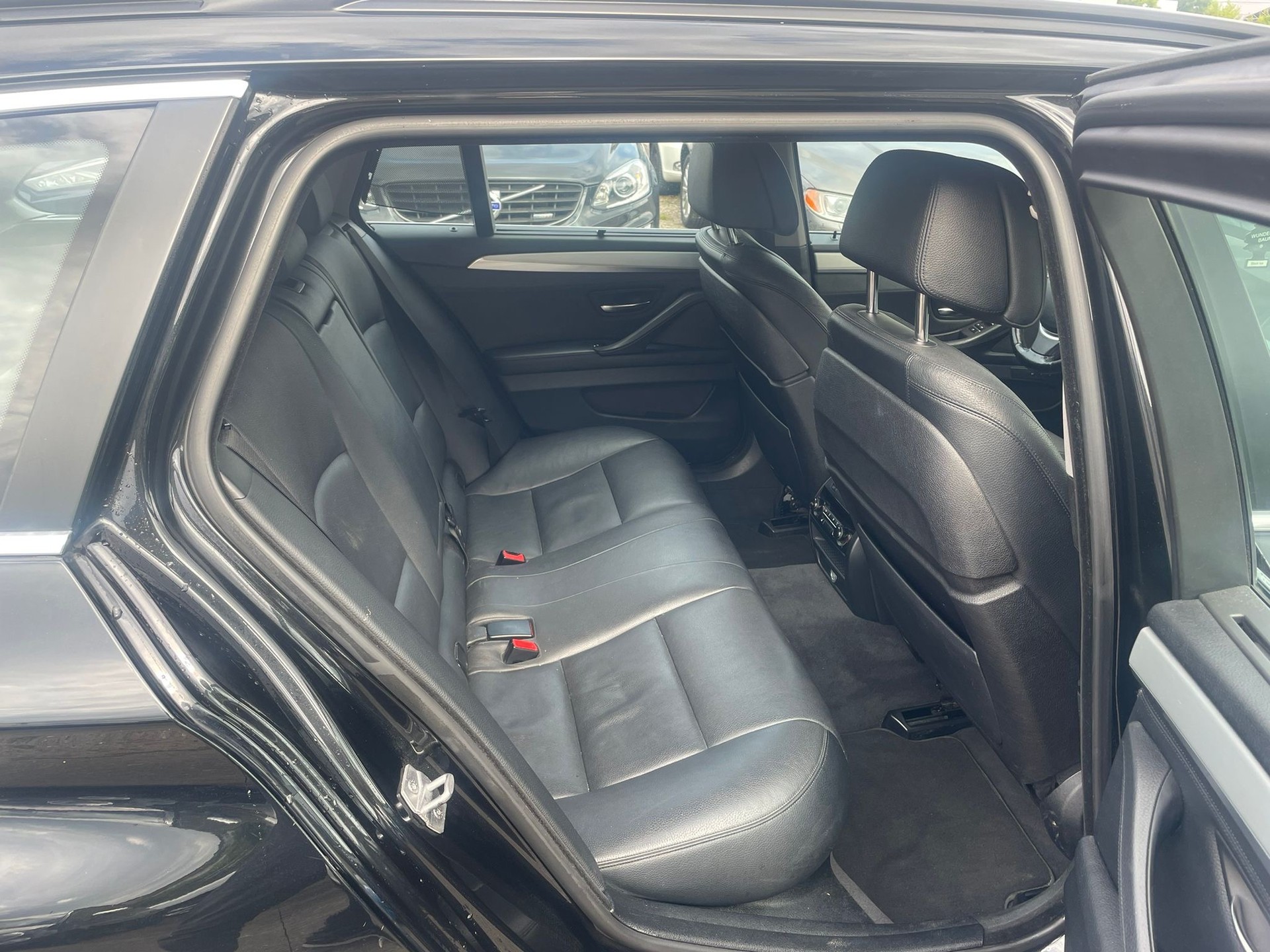 BMW 530d Touring xDrive Luxury Line Steptronic-image-7