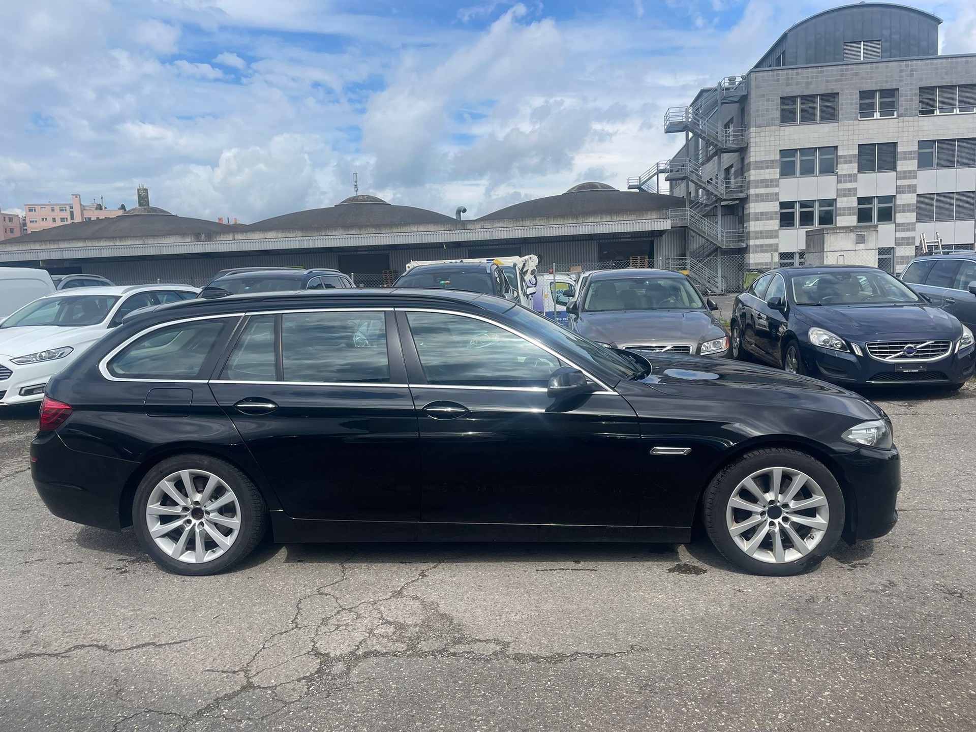 BMW 530d Touring xDrive Luxury Line Steptronic-image-3