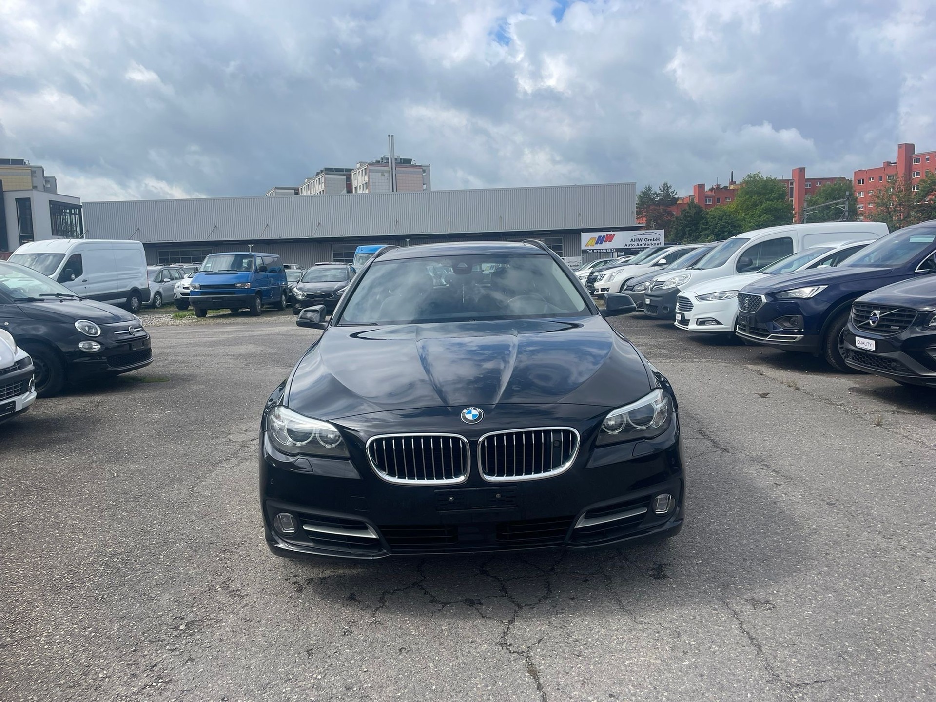 BMW 530d Touring xDrive Luxury Line Steptronic-image-4