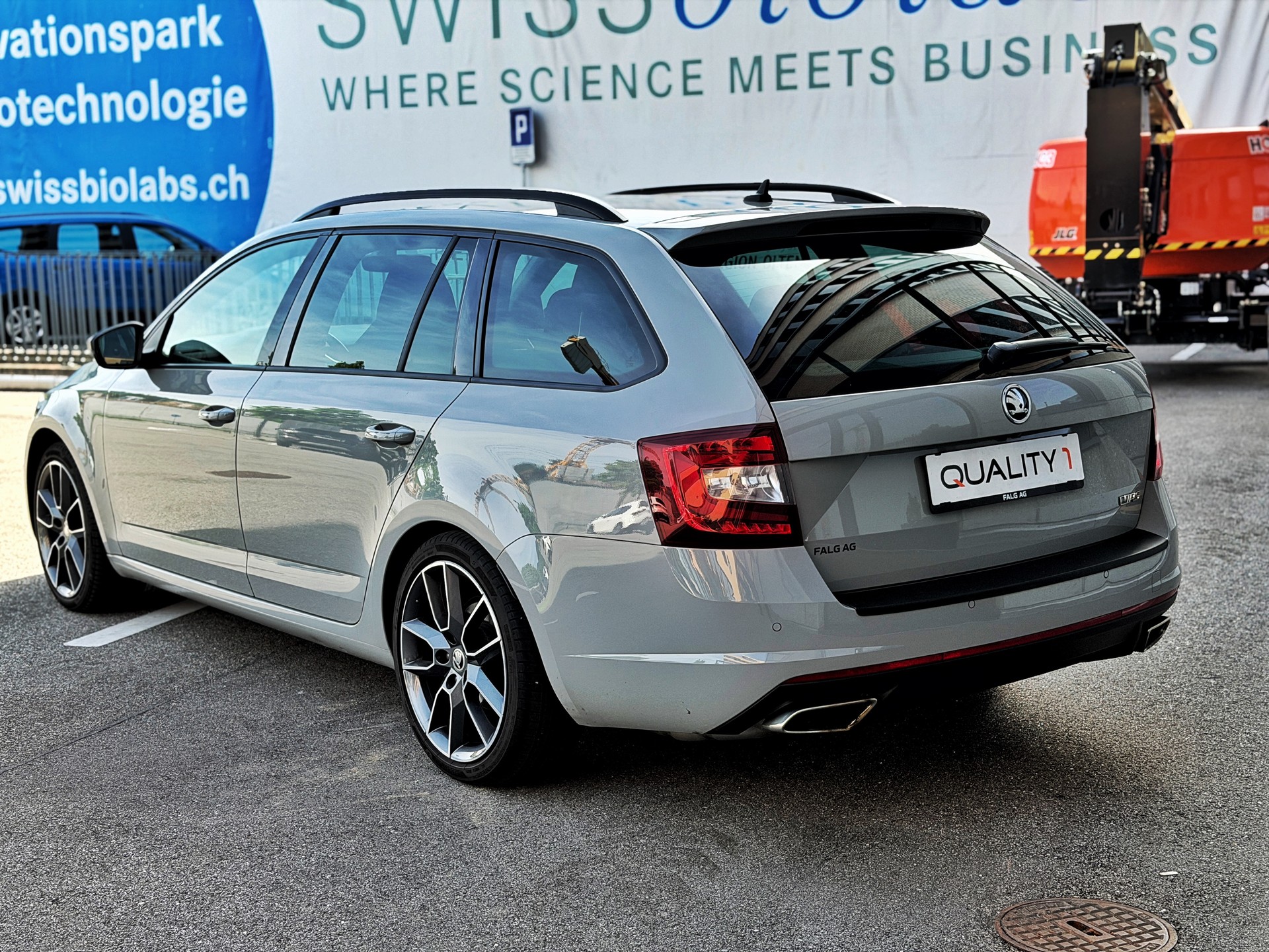 SKODA Octavia Combi 2.0 TDI RS 4x4 DSG-showroom-element-2