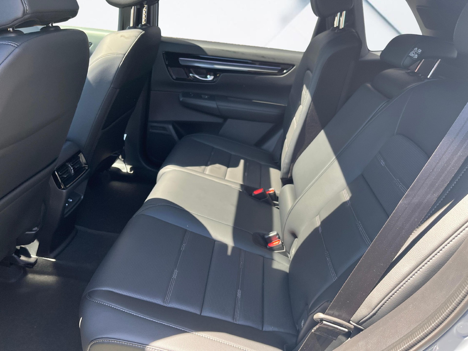 HONDA CR-V 2.0 i-MMD Advance 4WD mit 8 Jahren Garantie und Leasing 1.9% möglich-image-11