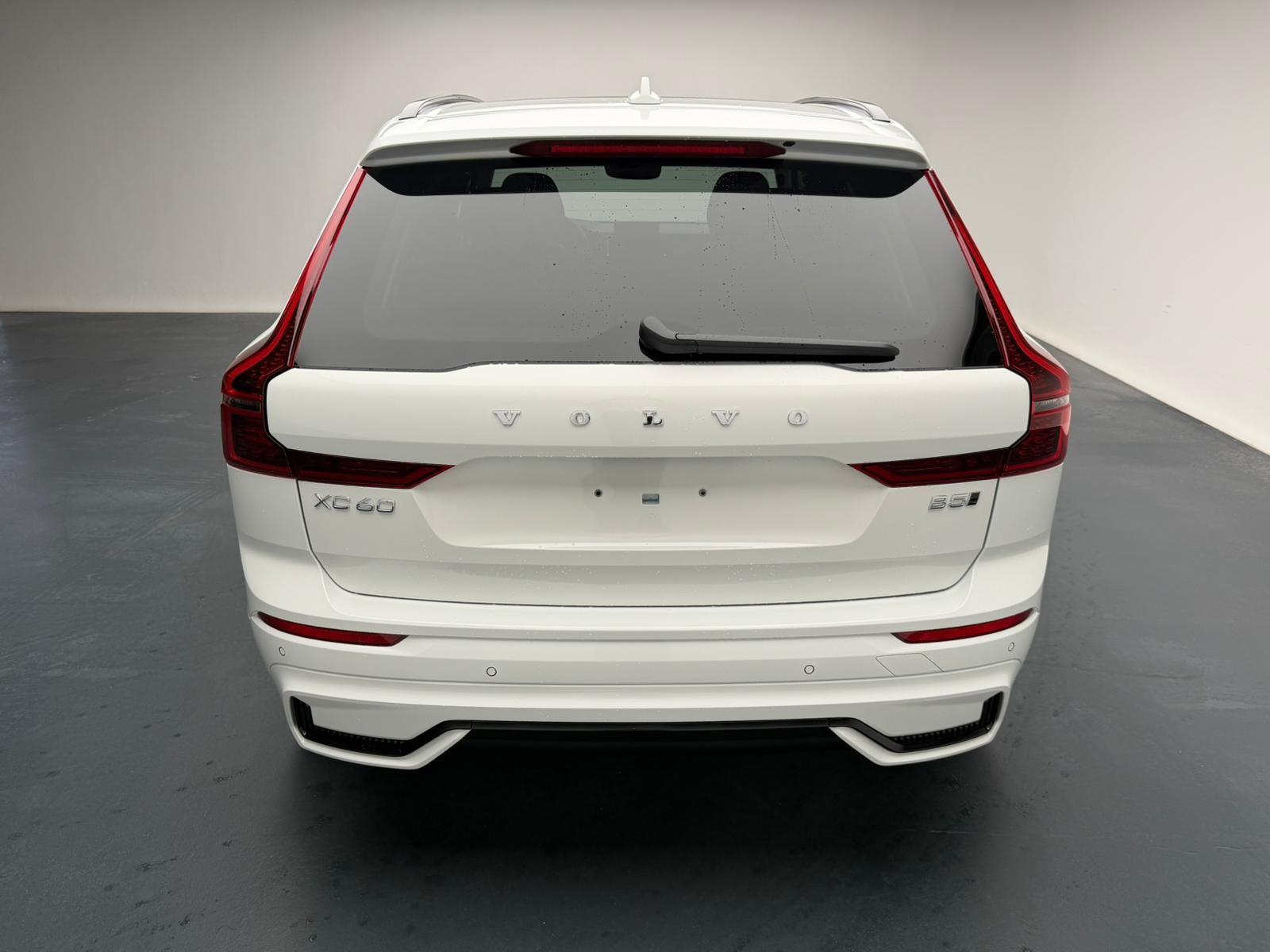 VOLVO XC60 2.0 T6 TE Ultra Dark eAWD-image-3