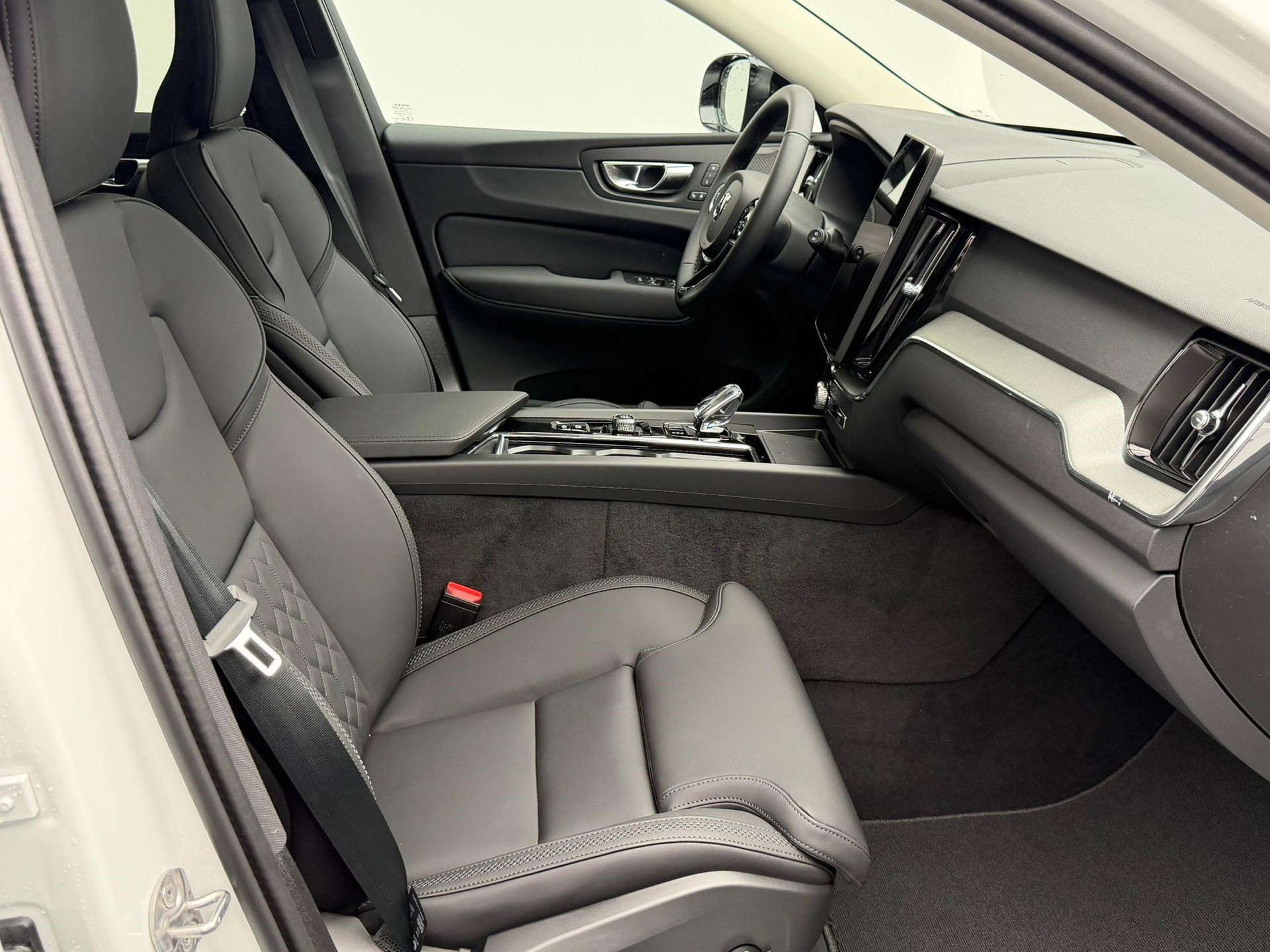 VOLVO XC60 2.0 T6 TE Ultra Dark eAWD-image-14