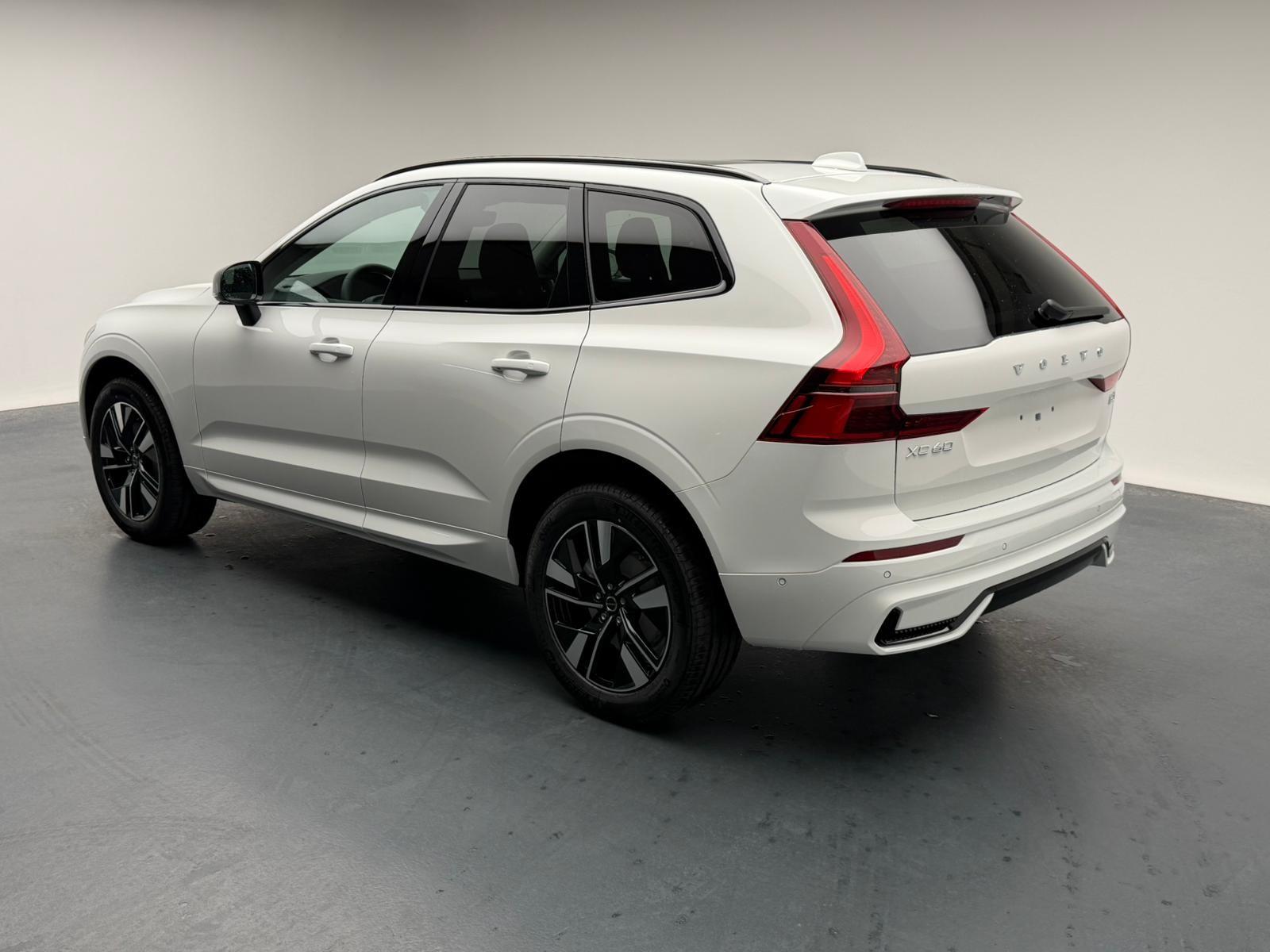 VOLVO XC60 2.0 T6 TE Ultra Dark eAWD-image-2