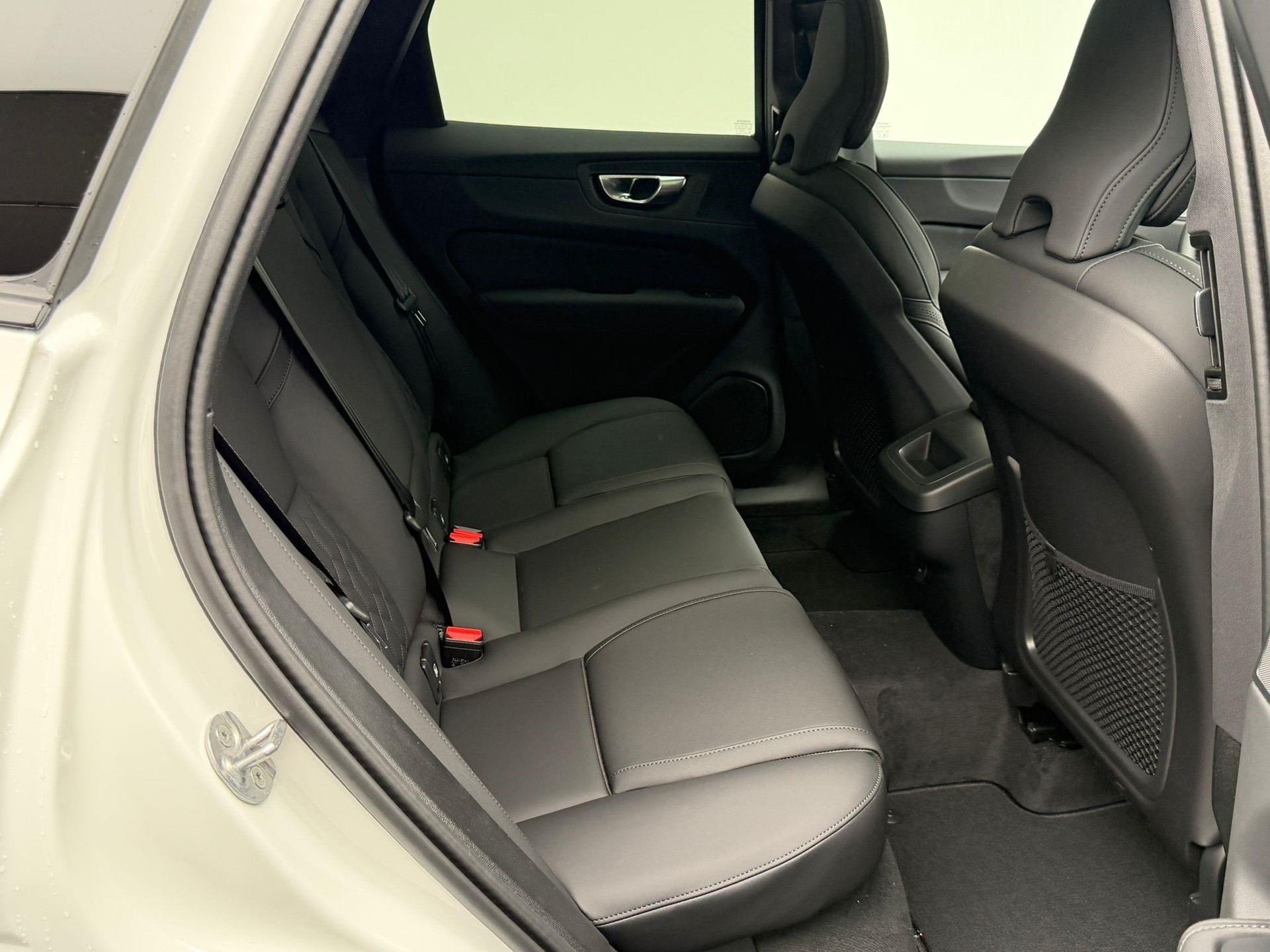 VOLVO XC60 2.0 T6 TE Ultra Dark eAWD-image-13