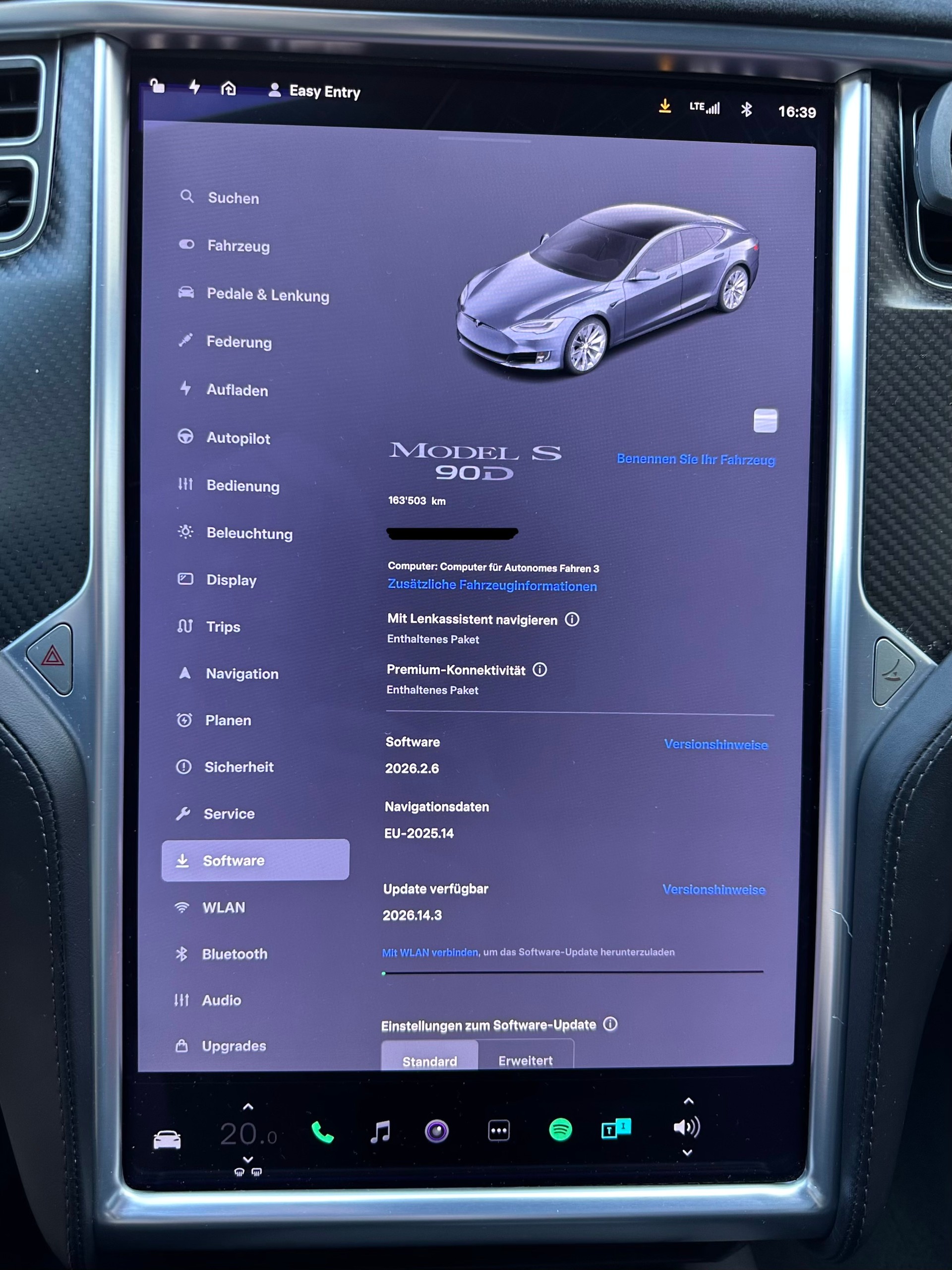 TESLA Model S 90 D-image-11
