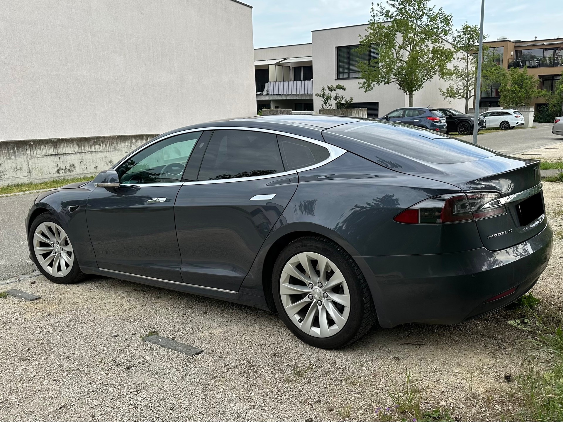 TESLA Model S 90 D-image-3
