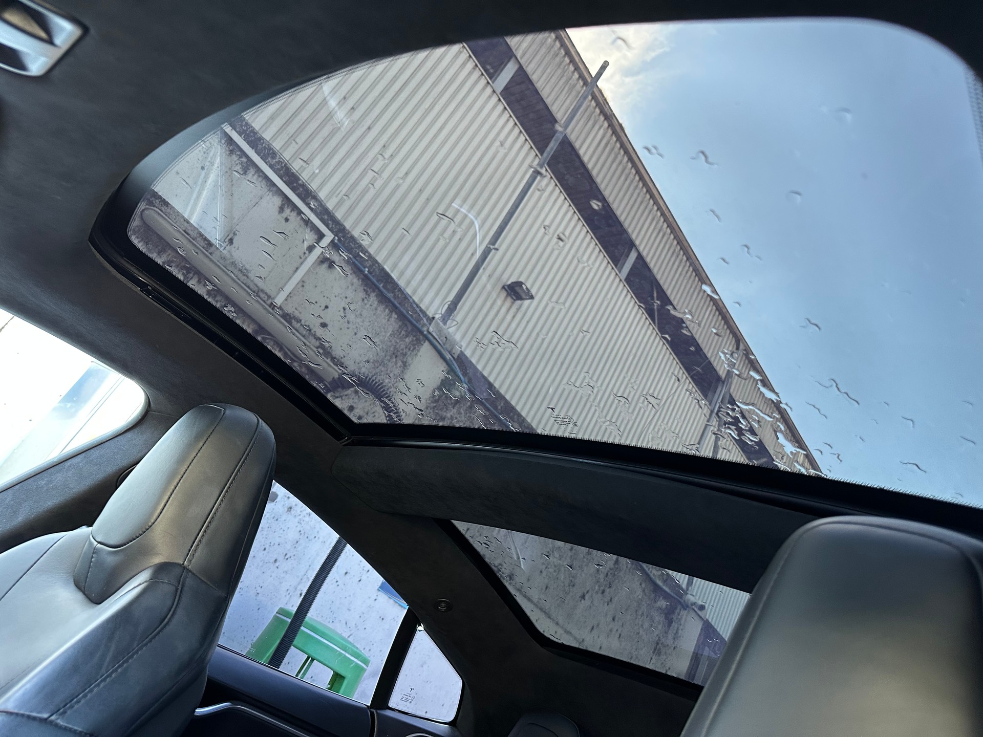 TESLA Model S 90 D-image-9