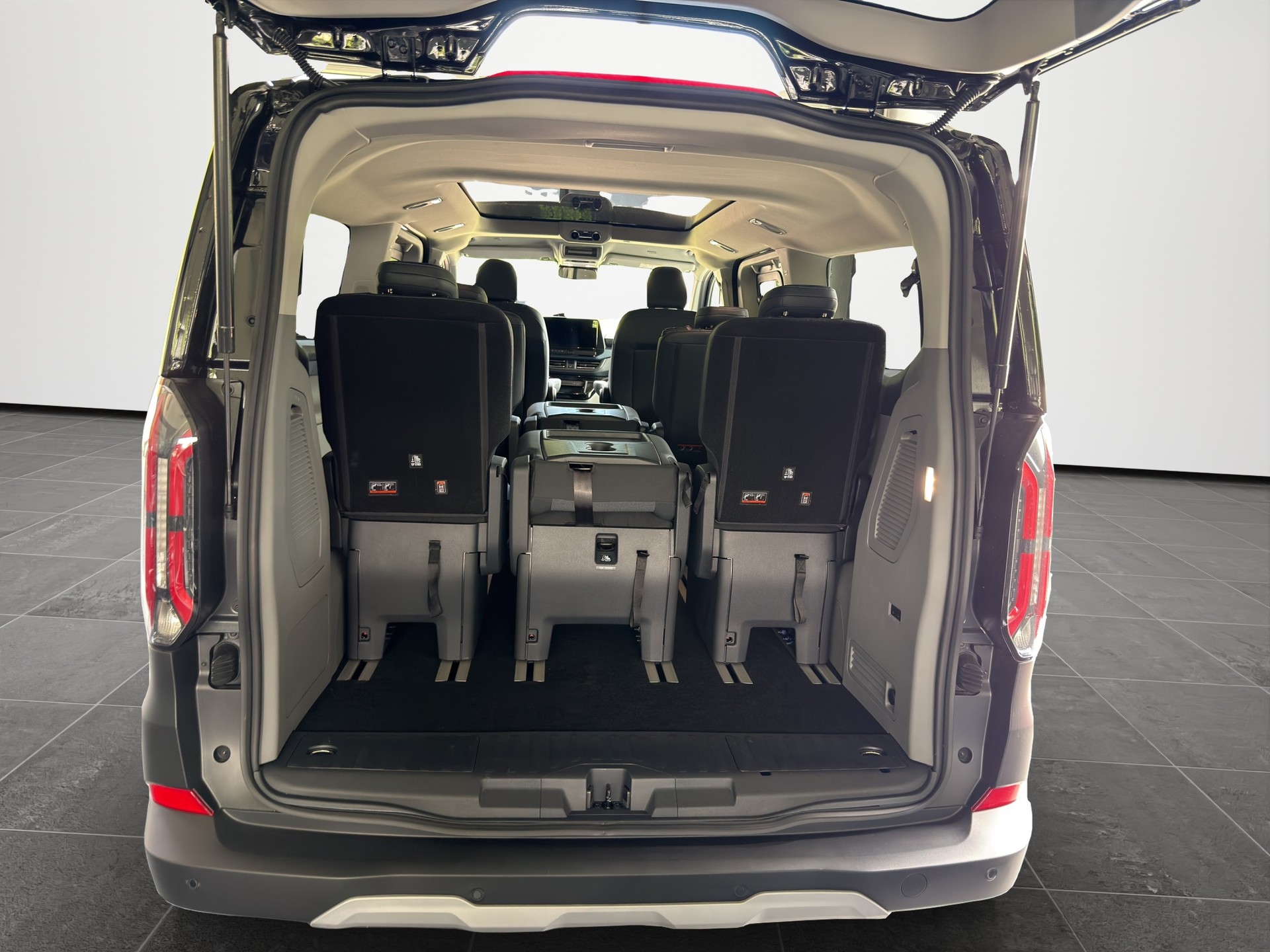 FORD Tourneo Bus 320 L2H1 Active Automat-image-12