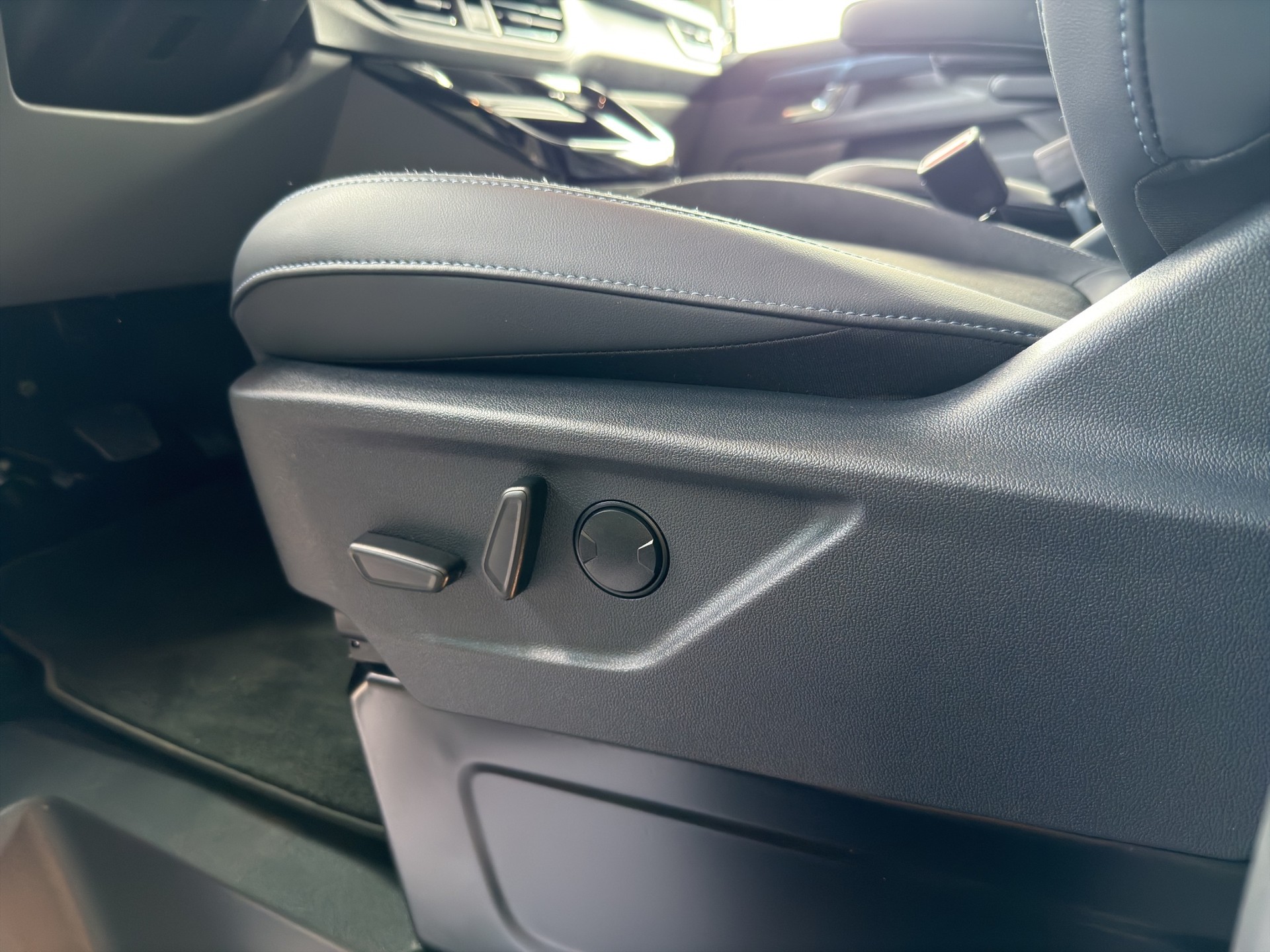 FORD Tourneo Bus 320 L2H1 Active Automat-image-16