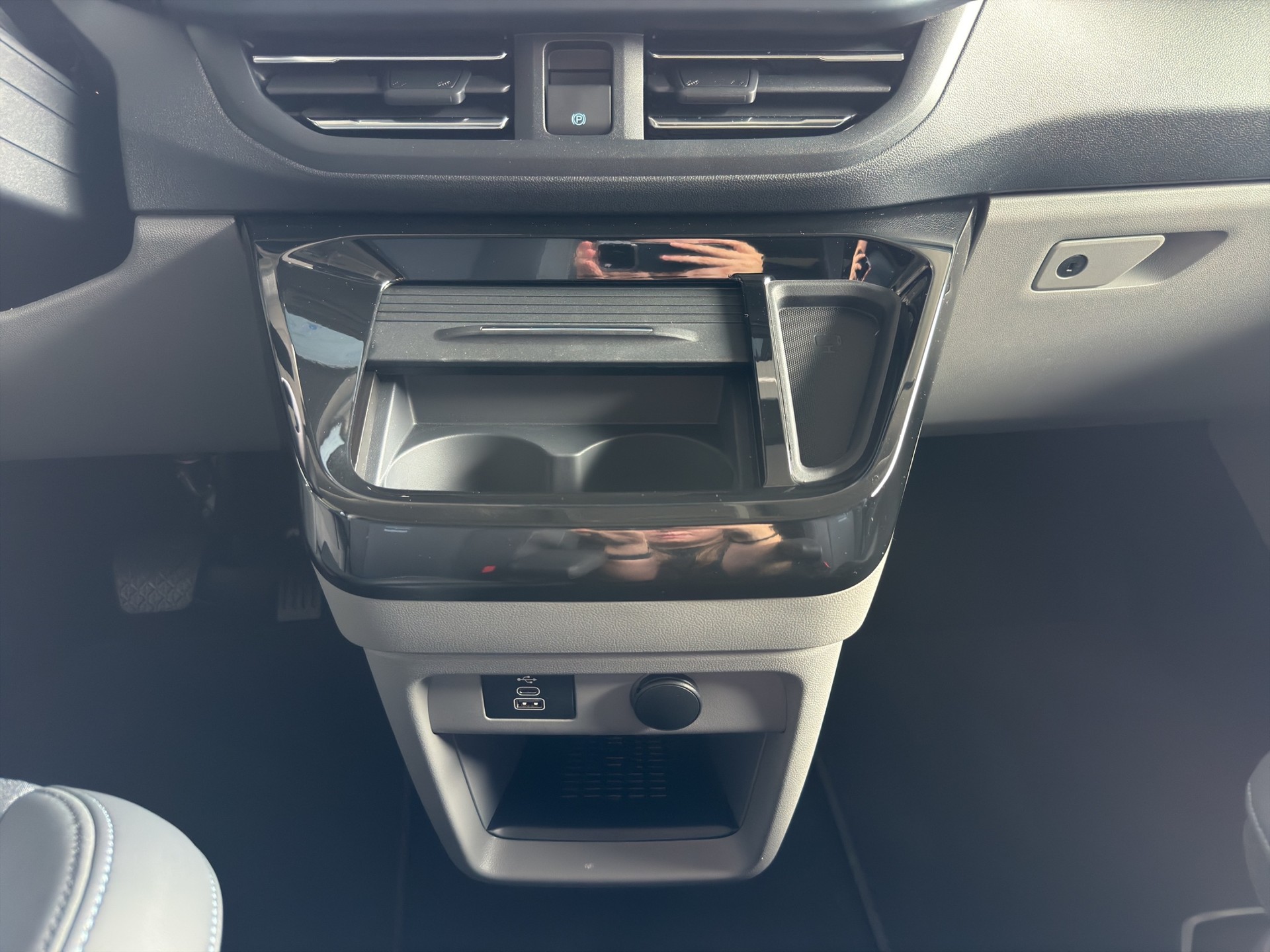 FORD Tourneo Bus 320 L2H1 Active Automat-image-10