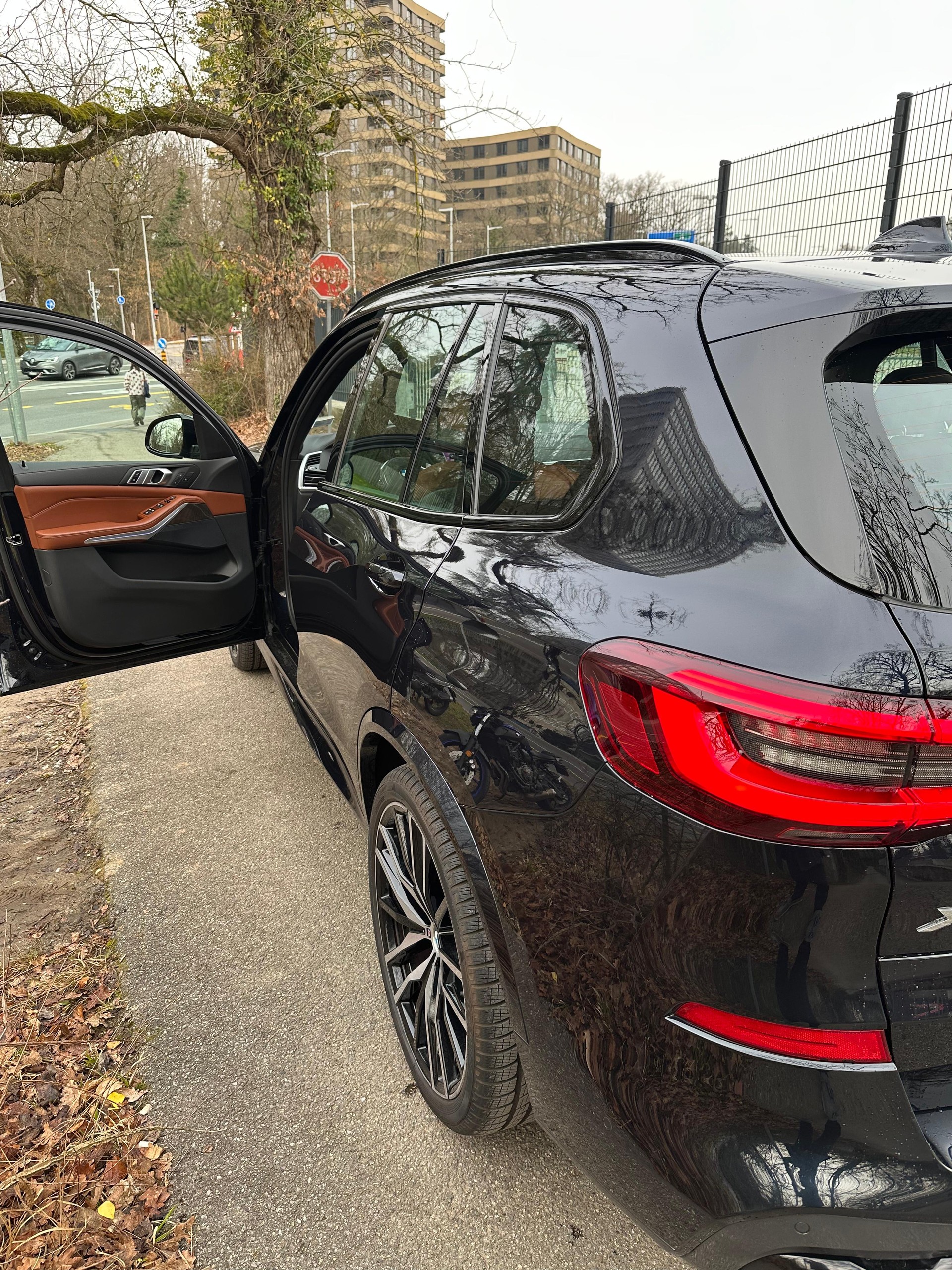BMW 40i xDrive-image-0