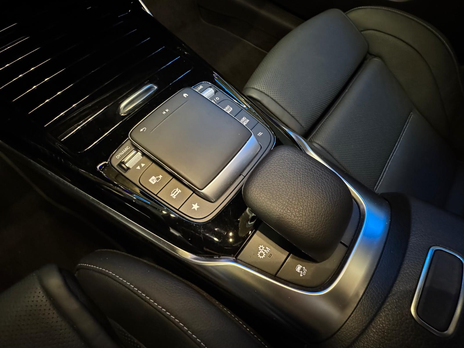 MERCEDES-BENZ A 45 S AMG 4Matic+ Speedshift-image-23