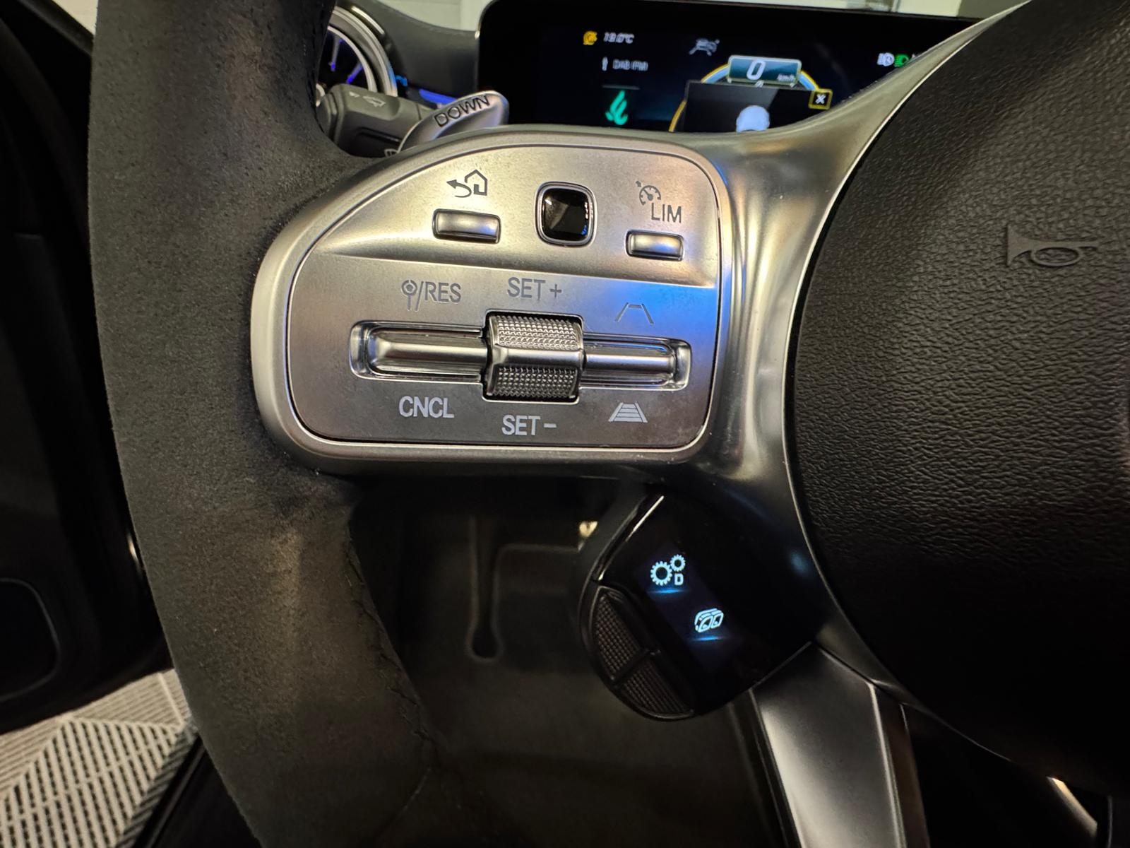 MERCEDES-BENZ A 45 S AMG 4Matic+ Speedshift-image-17