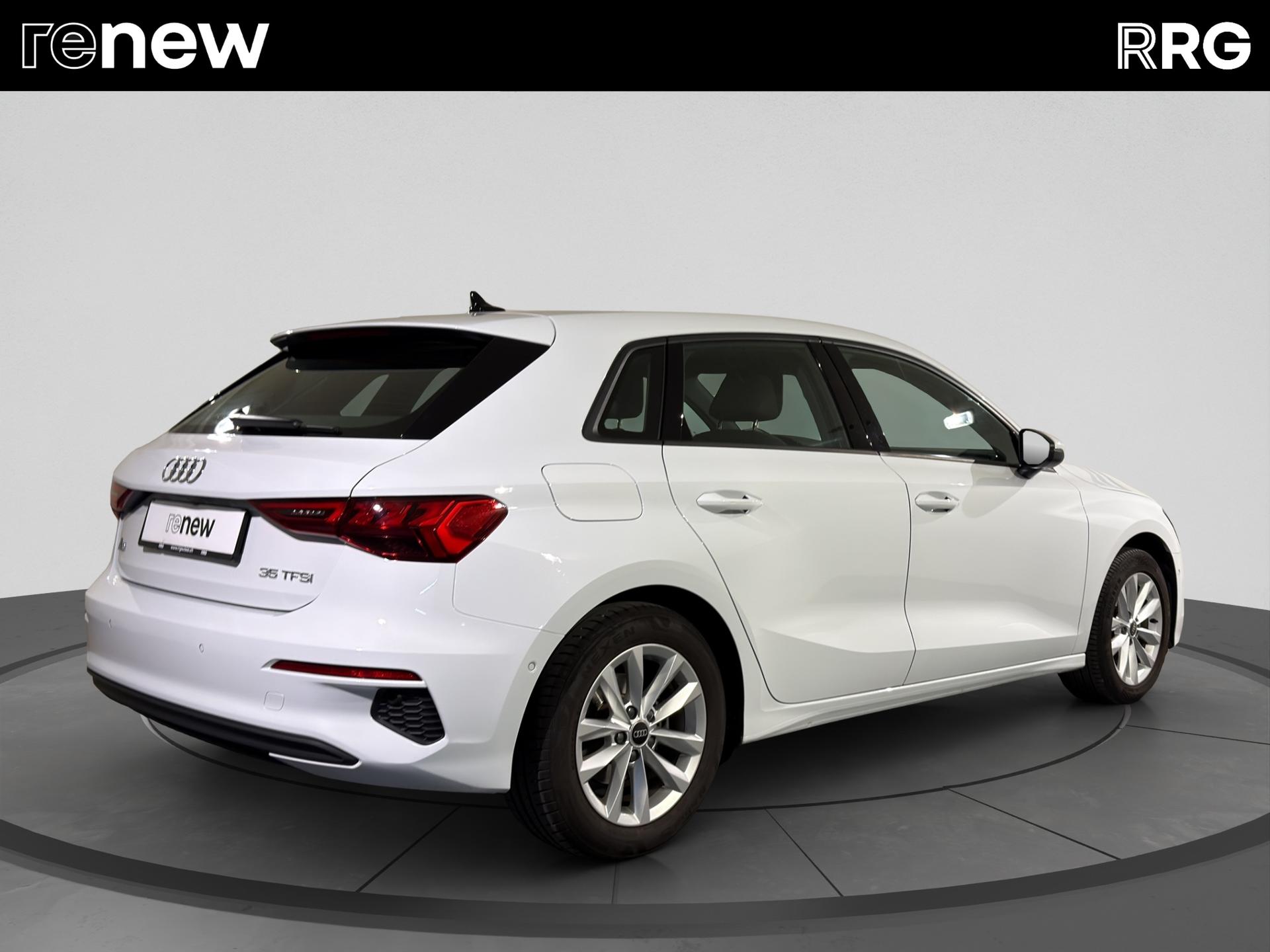 AUDI A3 Sportback 35 TFSI Attraction-image-2