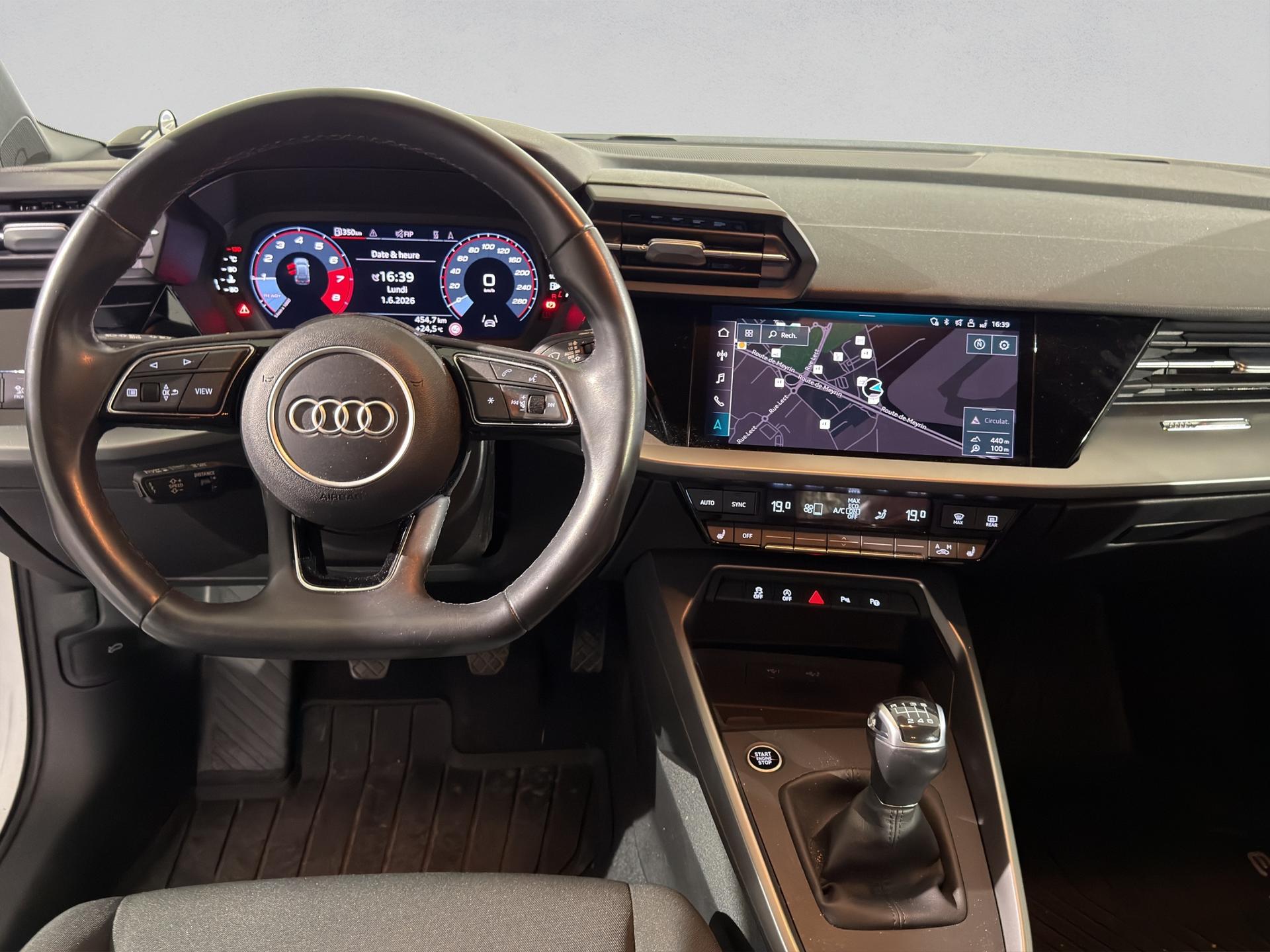 AUDI A3 Sportback 35 TFSI Attraction-image-13