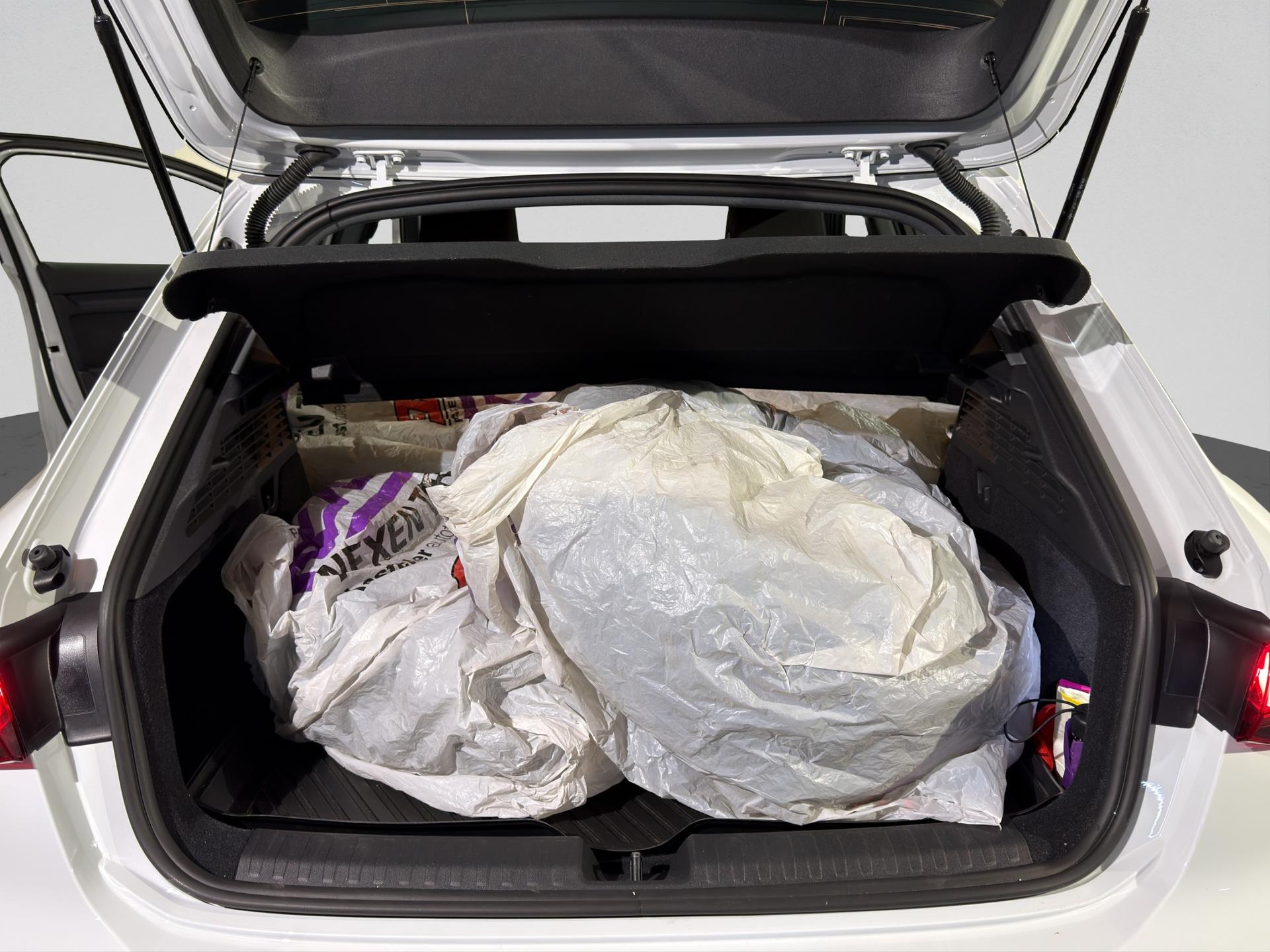 AUDI A3 Sportback 35 TFSI Attraction-image-15