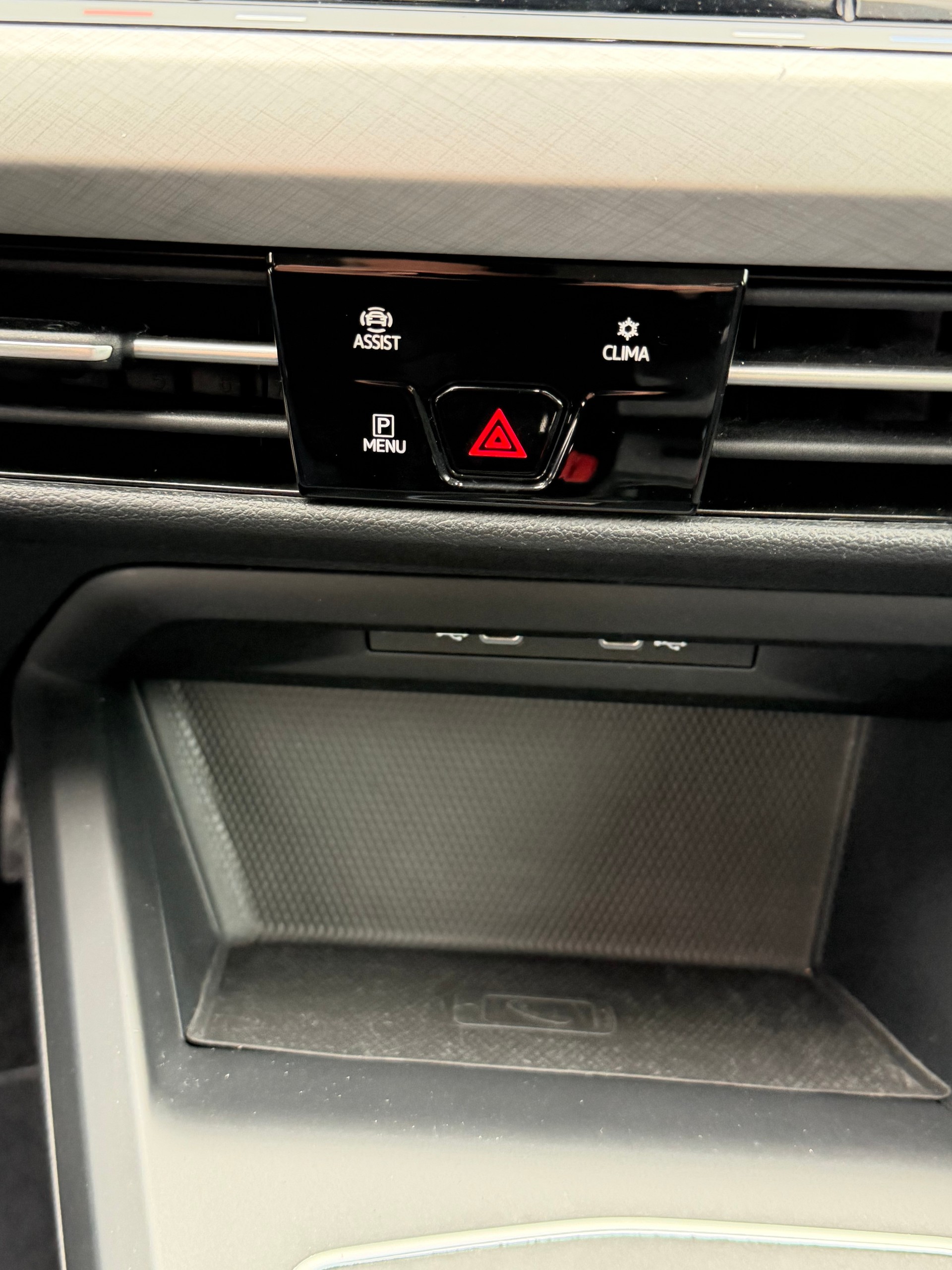 VW Golf Variant 2.0 TDI Life DSG-image-16
