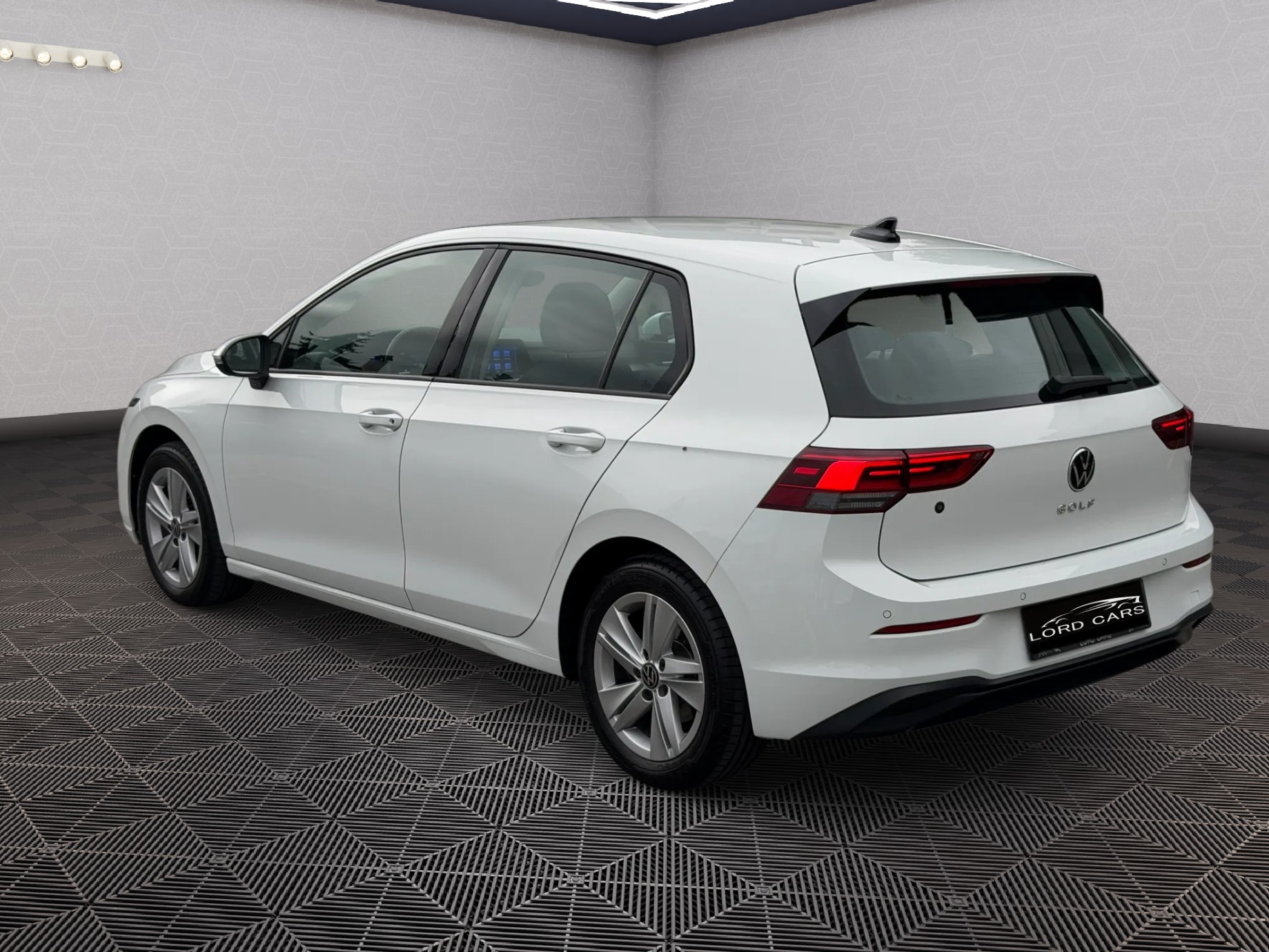 VW Golf Variant 2.0 TDI Life DSG-image-5