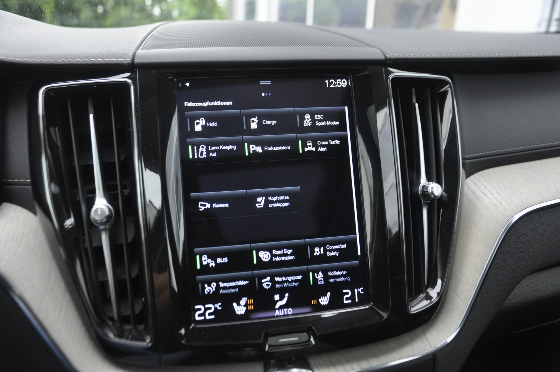VOLVO XC60 T6 eAWD Inscription Geartronic-image-11