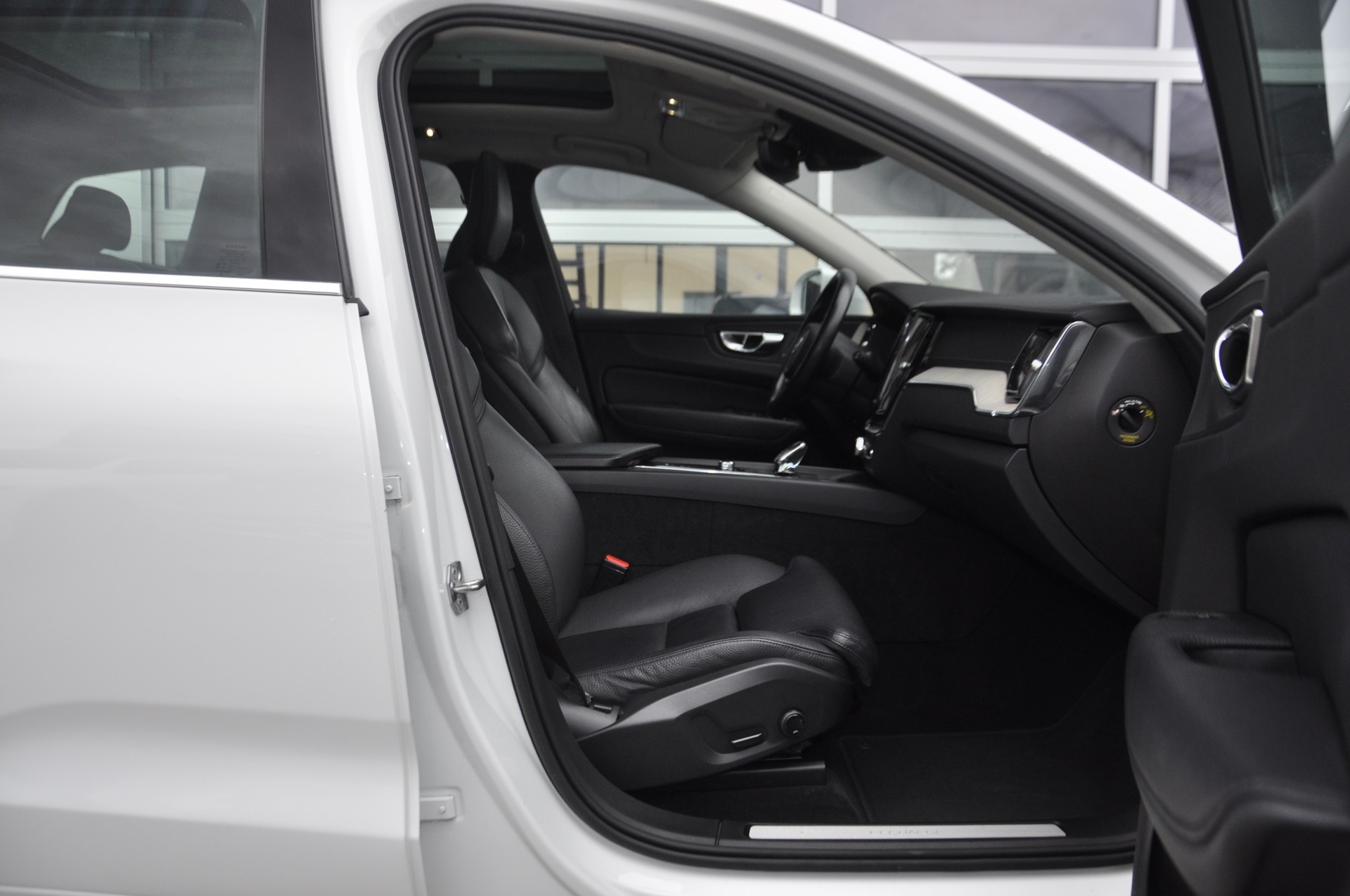 VOLVO XC60 T6 eAWD Inscription Geartronic-image-6