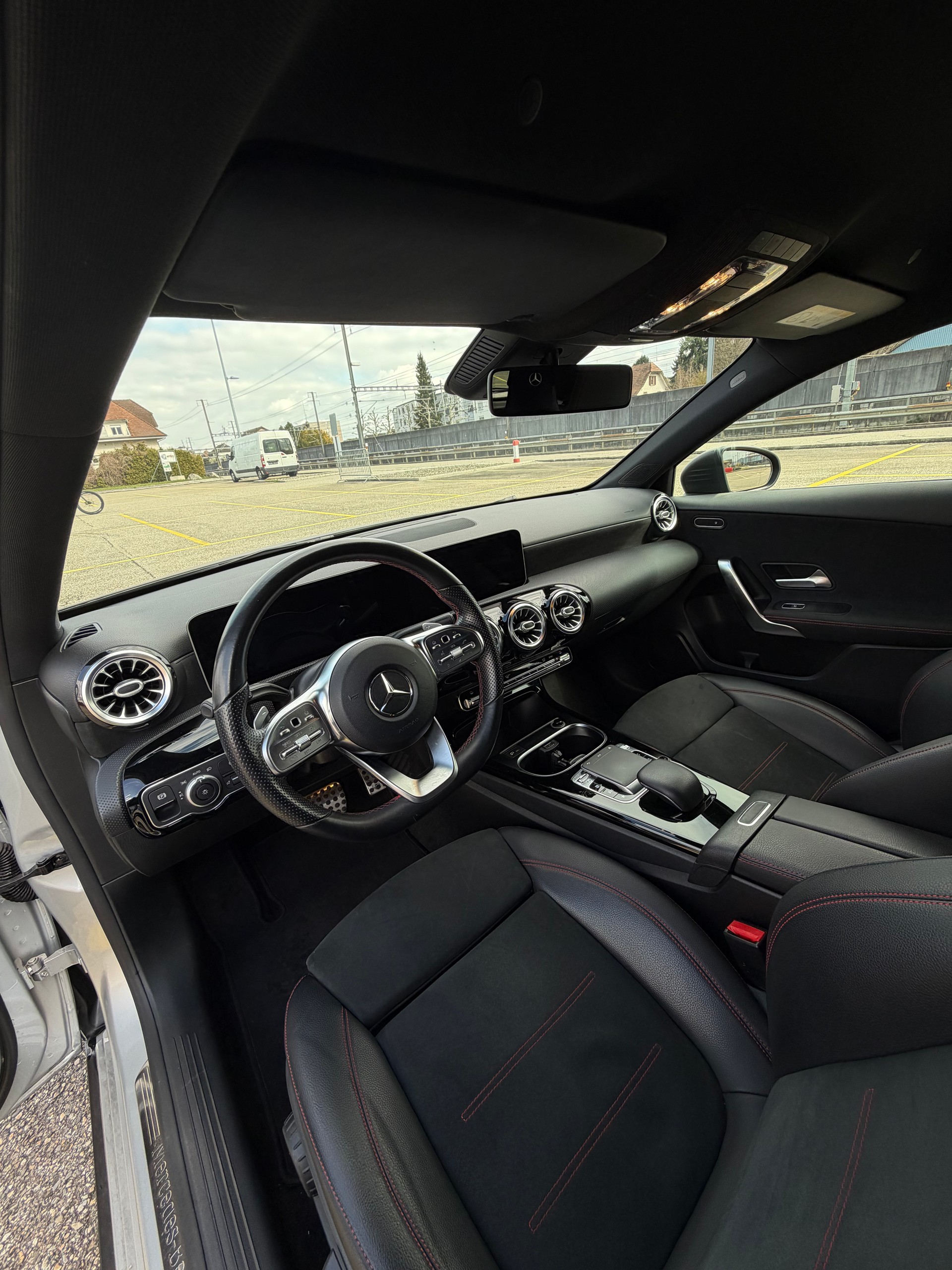 MERCEDES-BENZ A 220 AMG Line-image-5