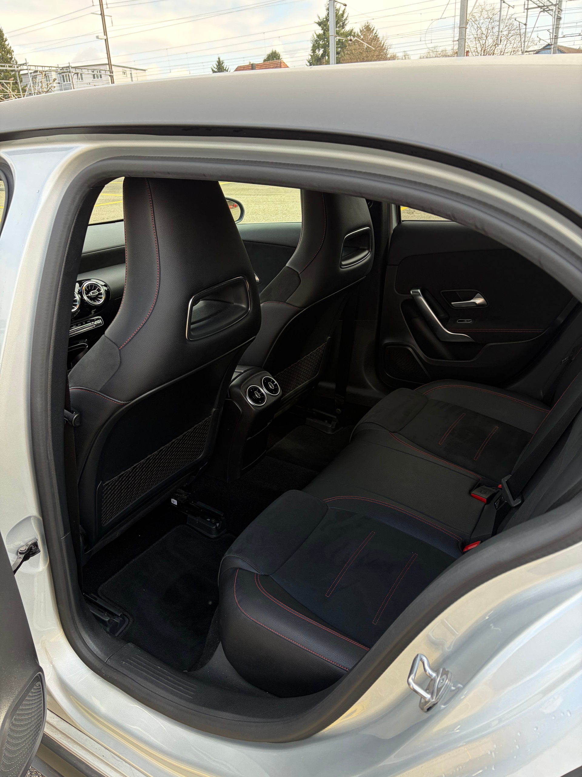 MERCEDES-BENZ A 220 AMG Line-image-5