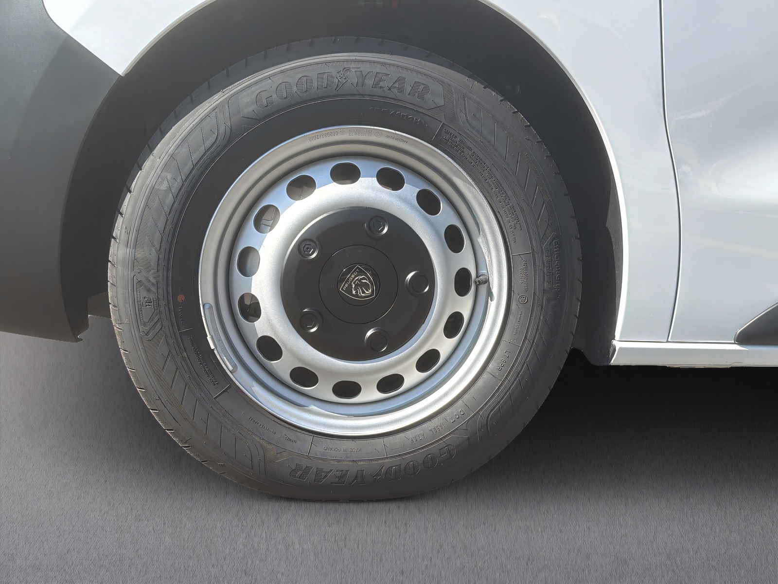 PEUGEOT Expert Kaw. M 2.2 BlueHDi 150 S/S-image-16