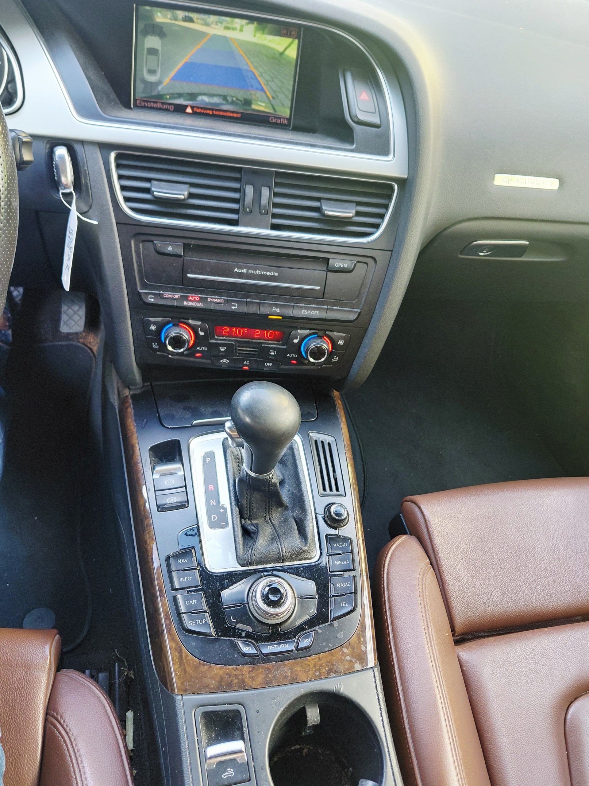 AUDI A5 Cabriolet 3.0 TDI quattro S-tronic-image-8