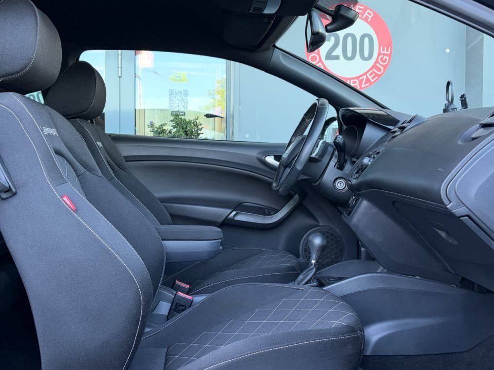 SEAT Ibiza SC 1.4 TSI Cupra DSG-image-5