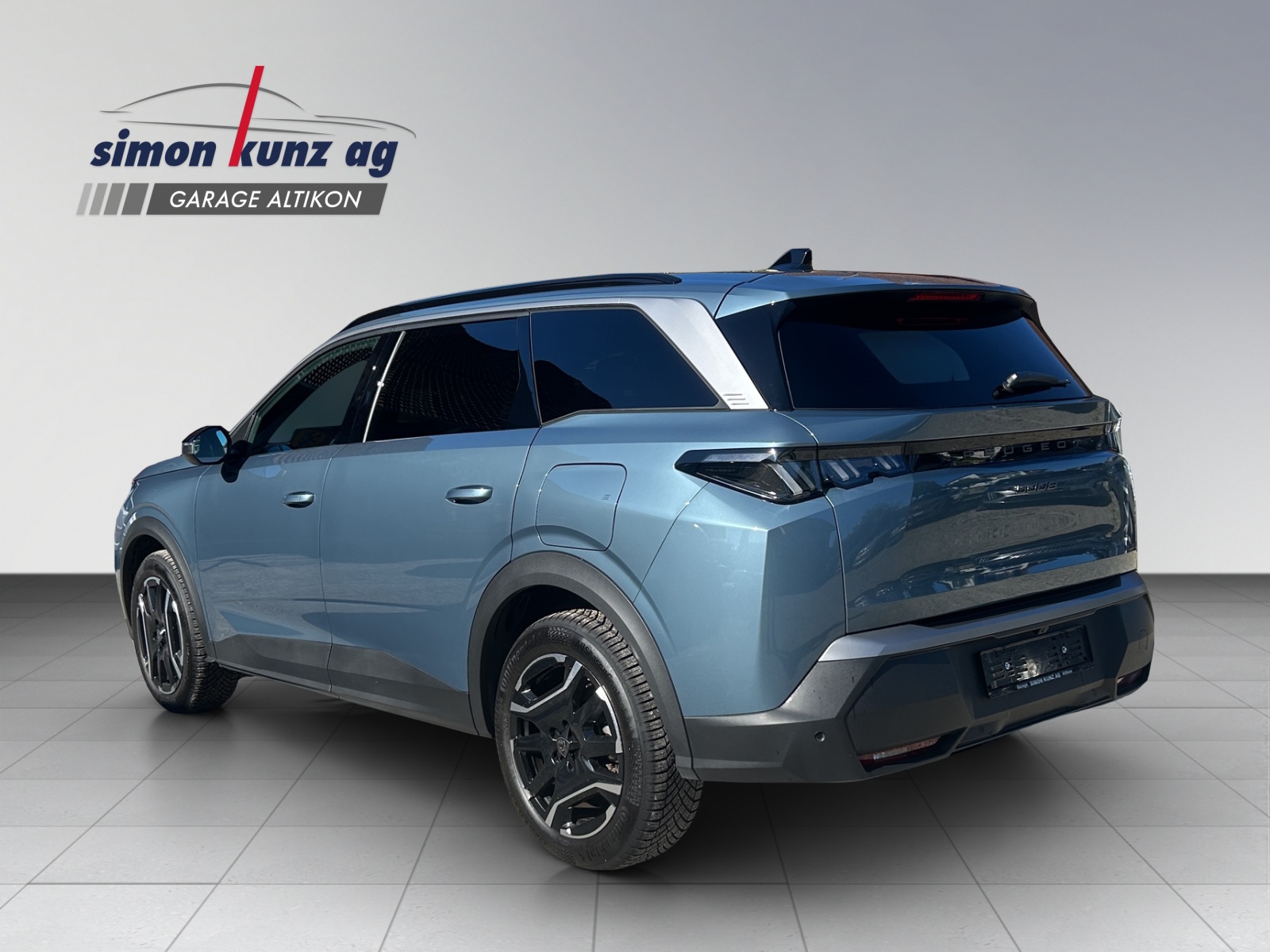 PEUGEOT 5008 1.6 PHEV Allure-image-4