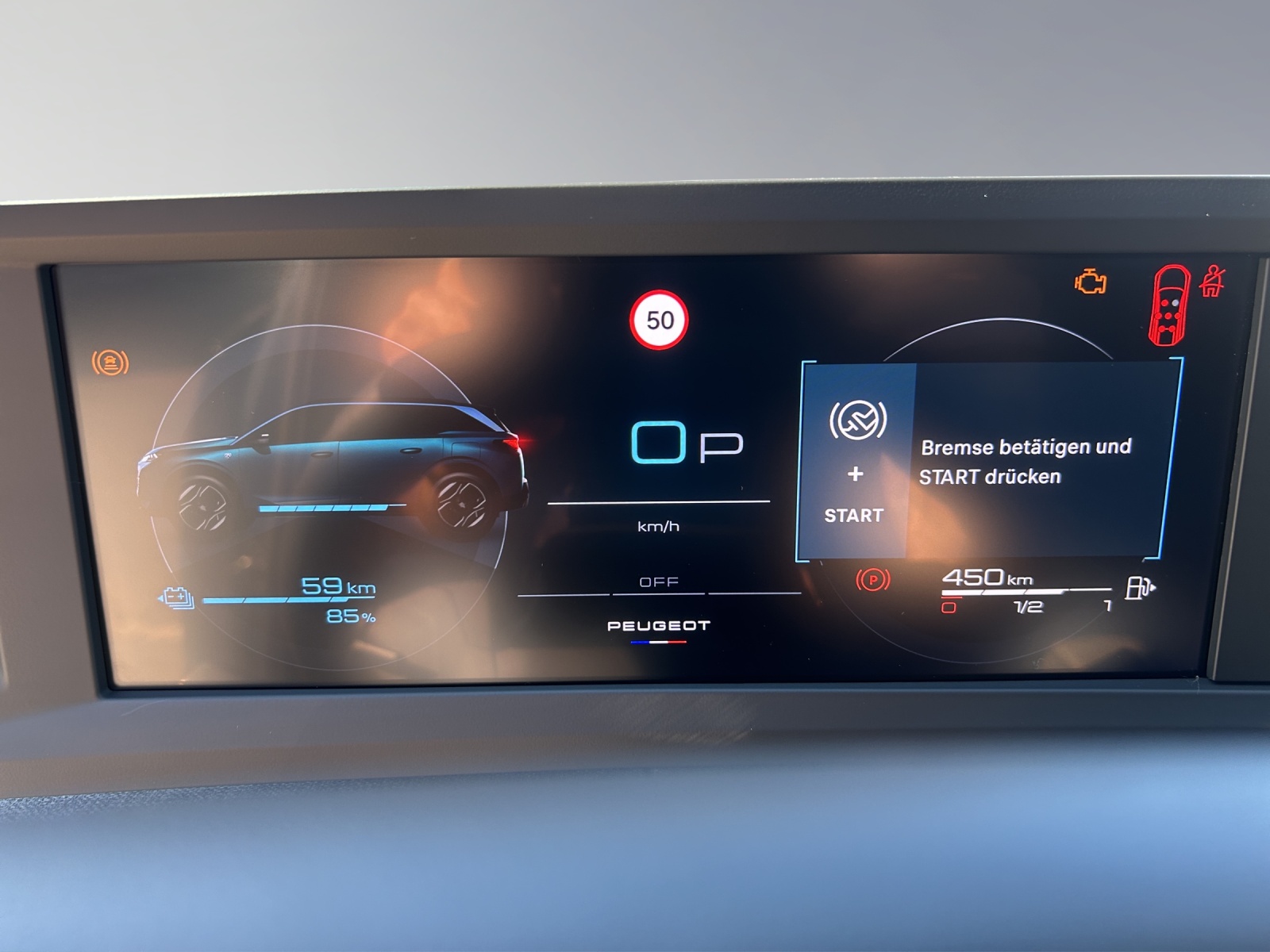 PEUGEOT 5008 1.6 PHEV Allure-image-11