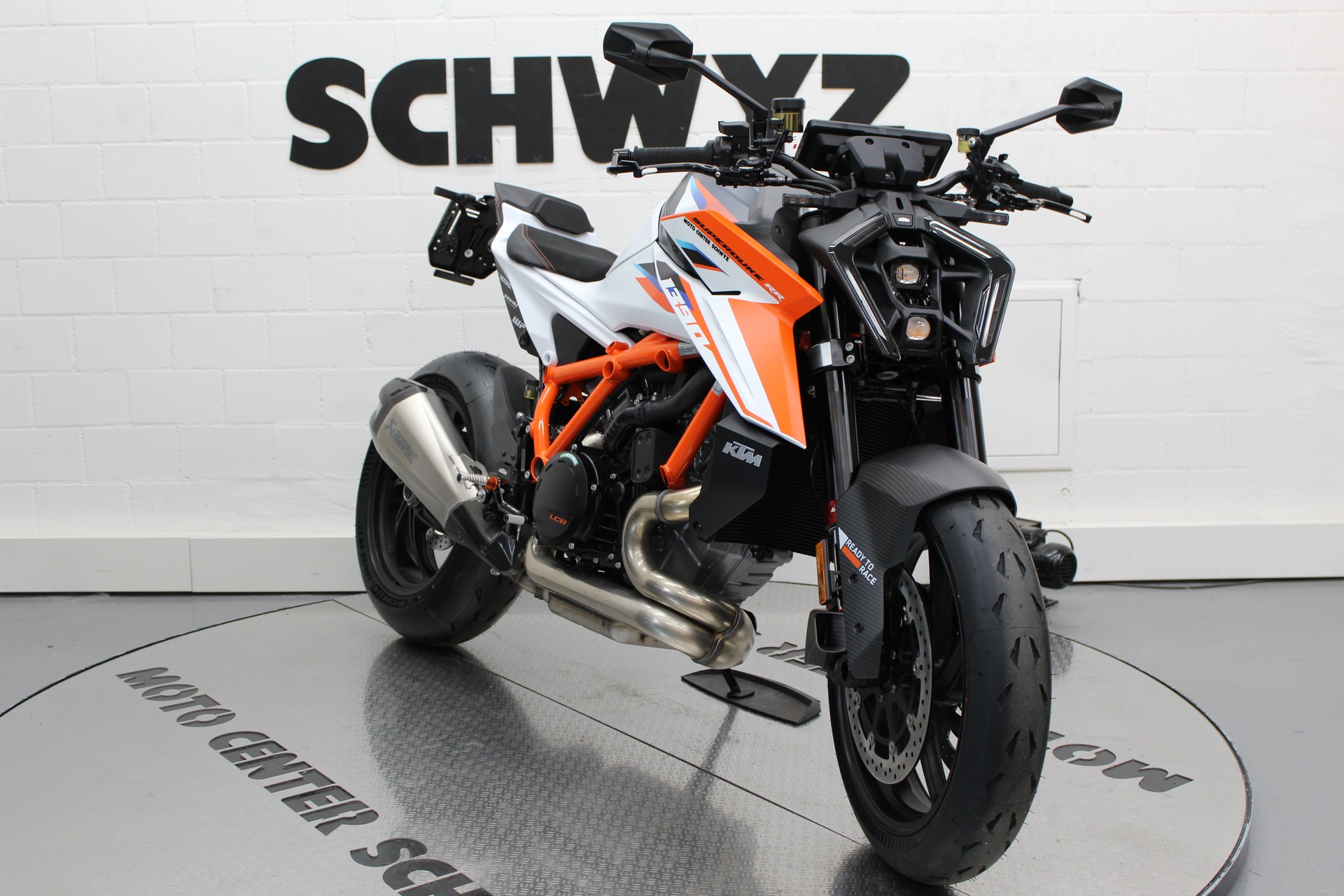 KTM 1390 Super Duke RR-image-1