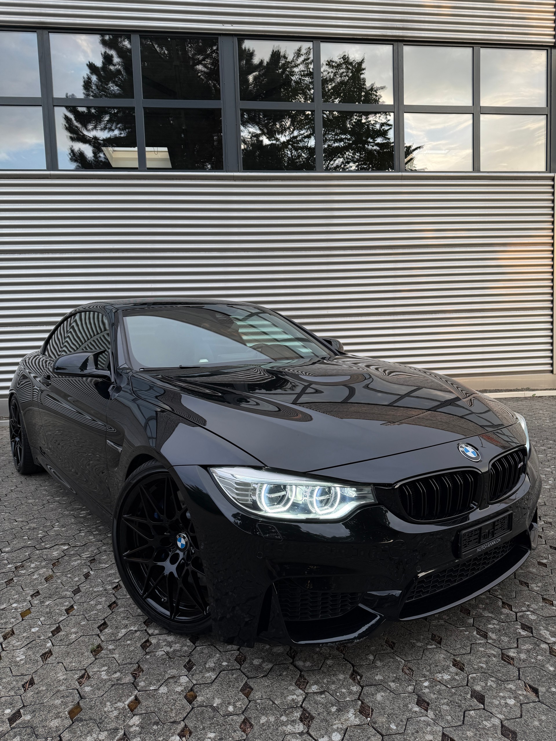 BMW M4 Cabriolet DKG-image-1