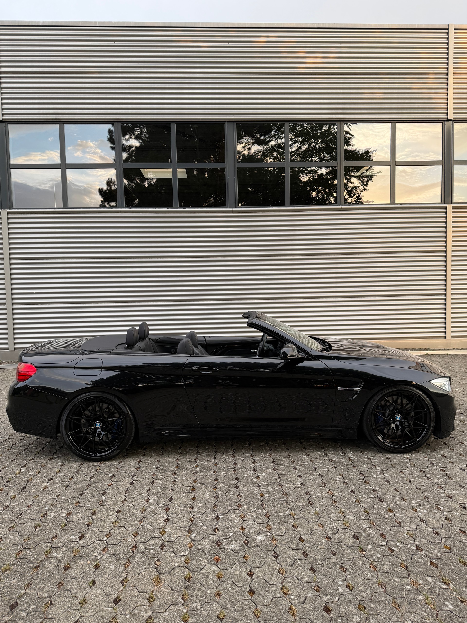 BMW M4 Cabriolet DKG-image-2