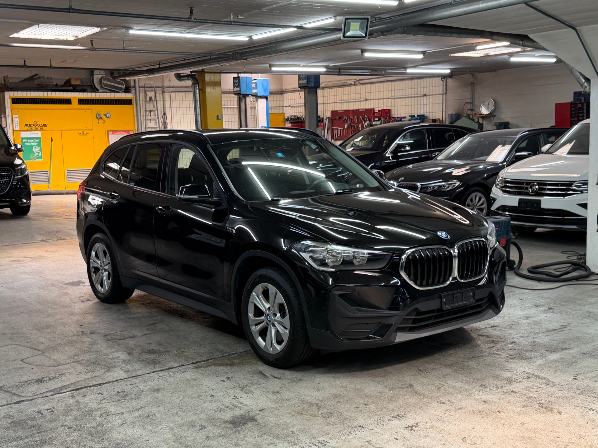 BMW X1 xDrive 25e Steptronic-image-0