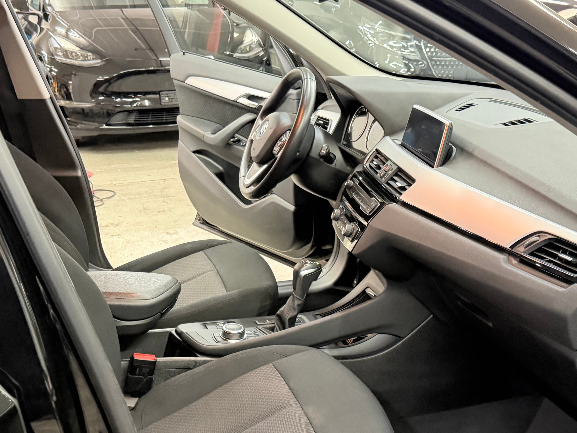 BMW X1 xDrive 25e Steptronic-image-13