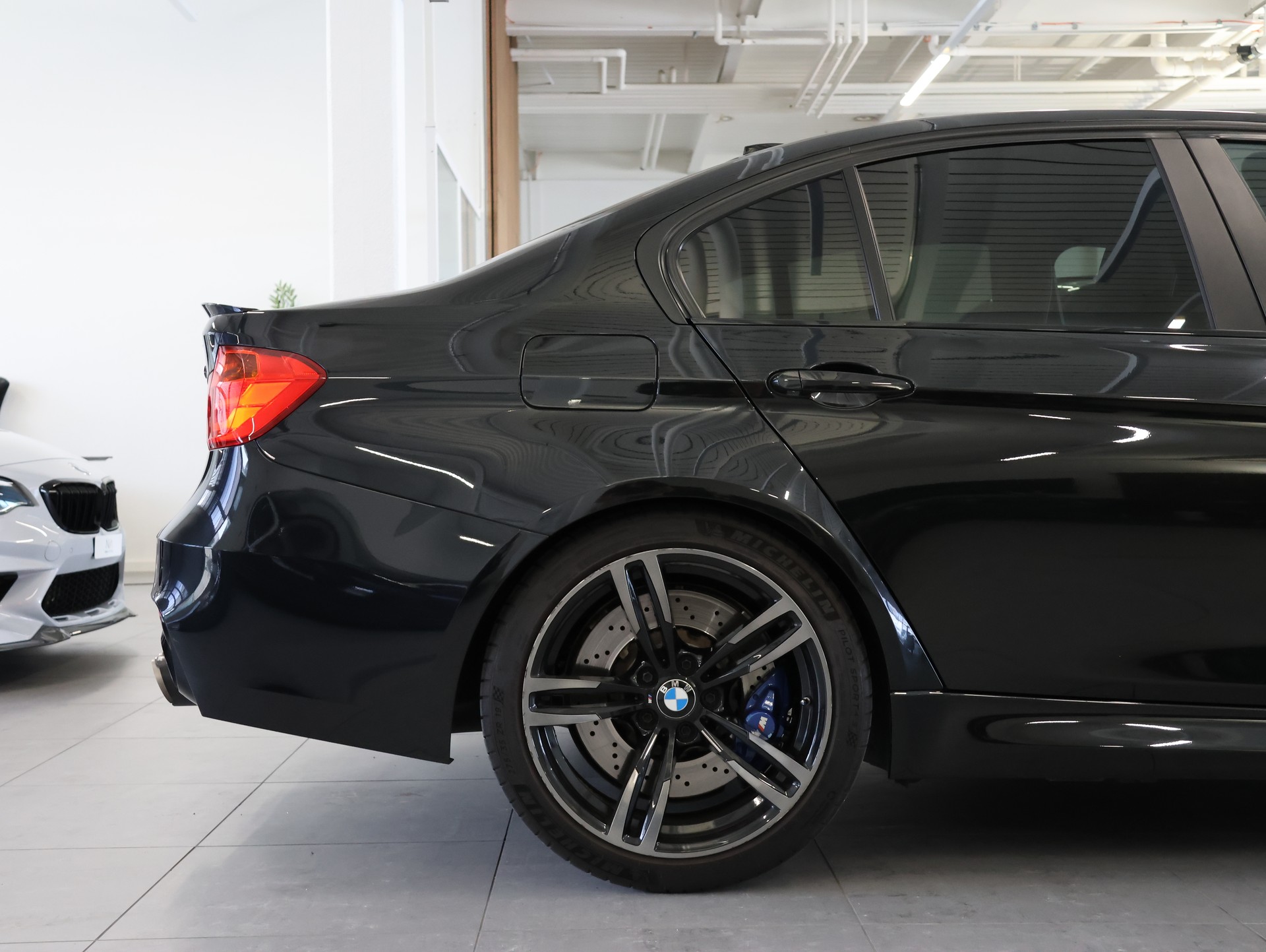 BMW M3 *360 Kamera* *Sitzheizung* *Shadowline Optik**-image-13