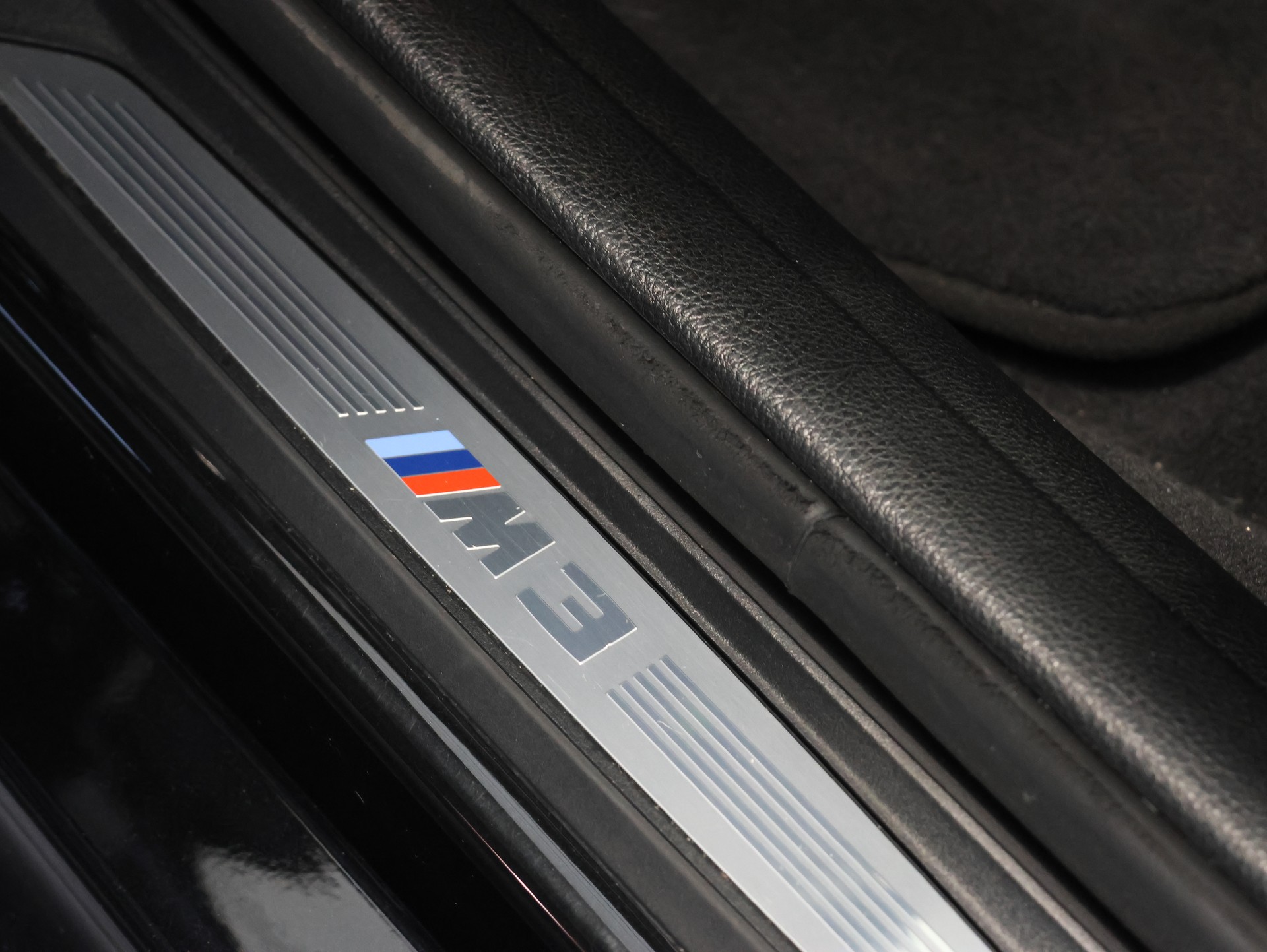 BMW M3 *360 Kamera* *Sitzheizung* *Shadowline Optik**-image-18