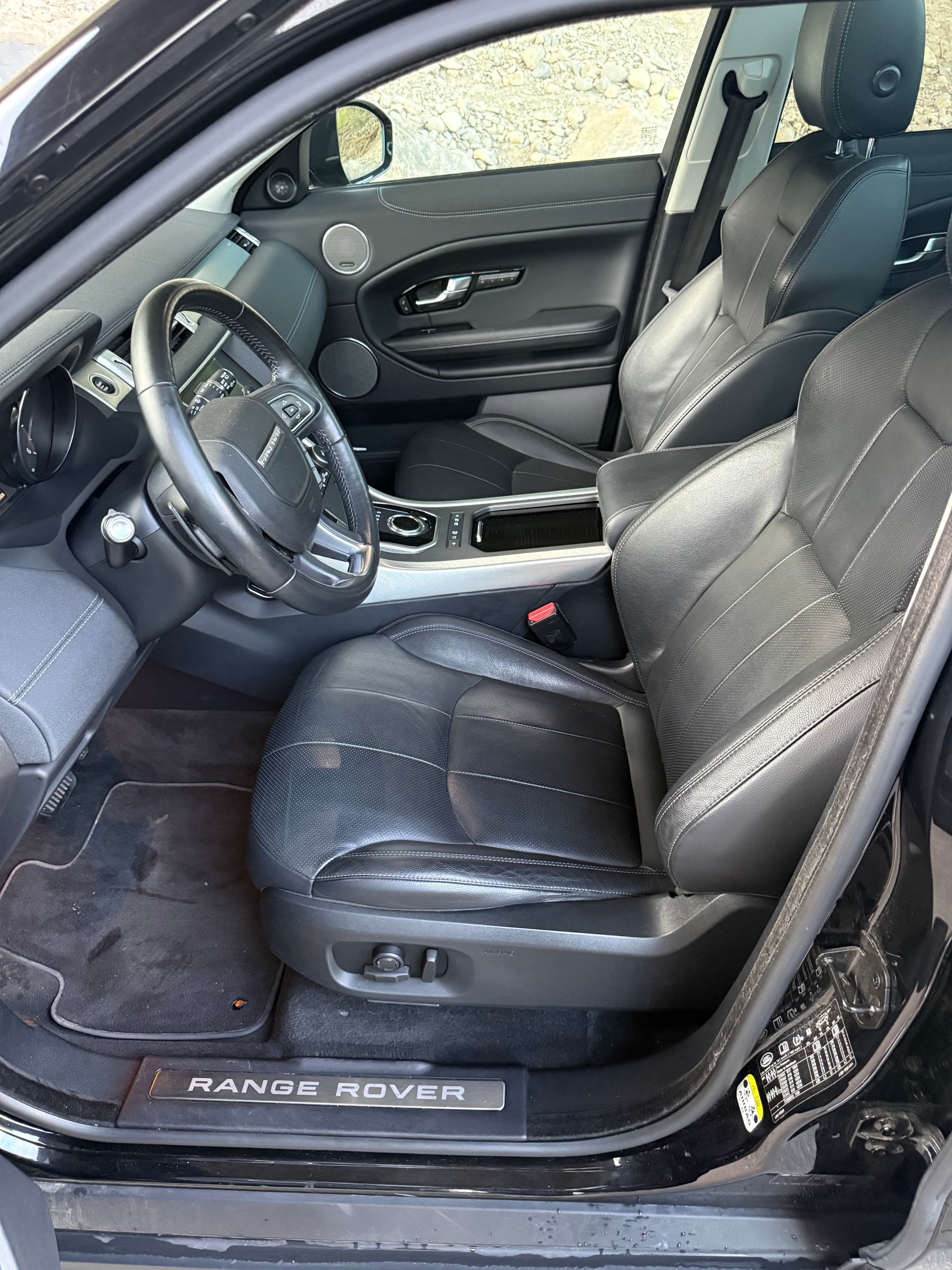 LAND ROVER Range Rover Evoque 2.0 TD4 SE Dynamic AT9-image-7