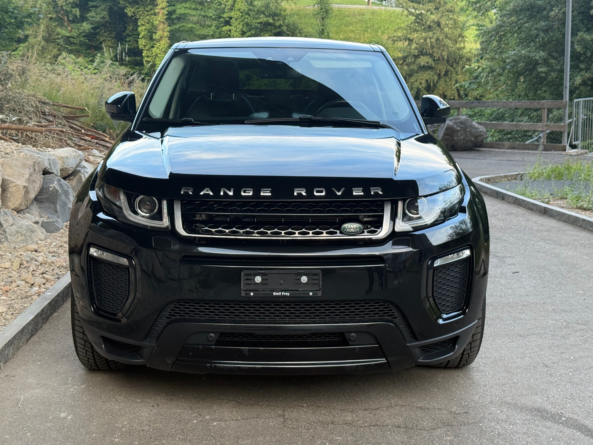 LAND ROVER Range Rover Evoque 2.0 TD4 SE Dynamic AT9-image-1