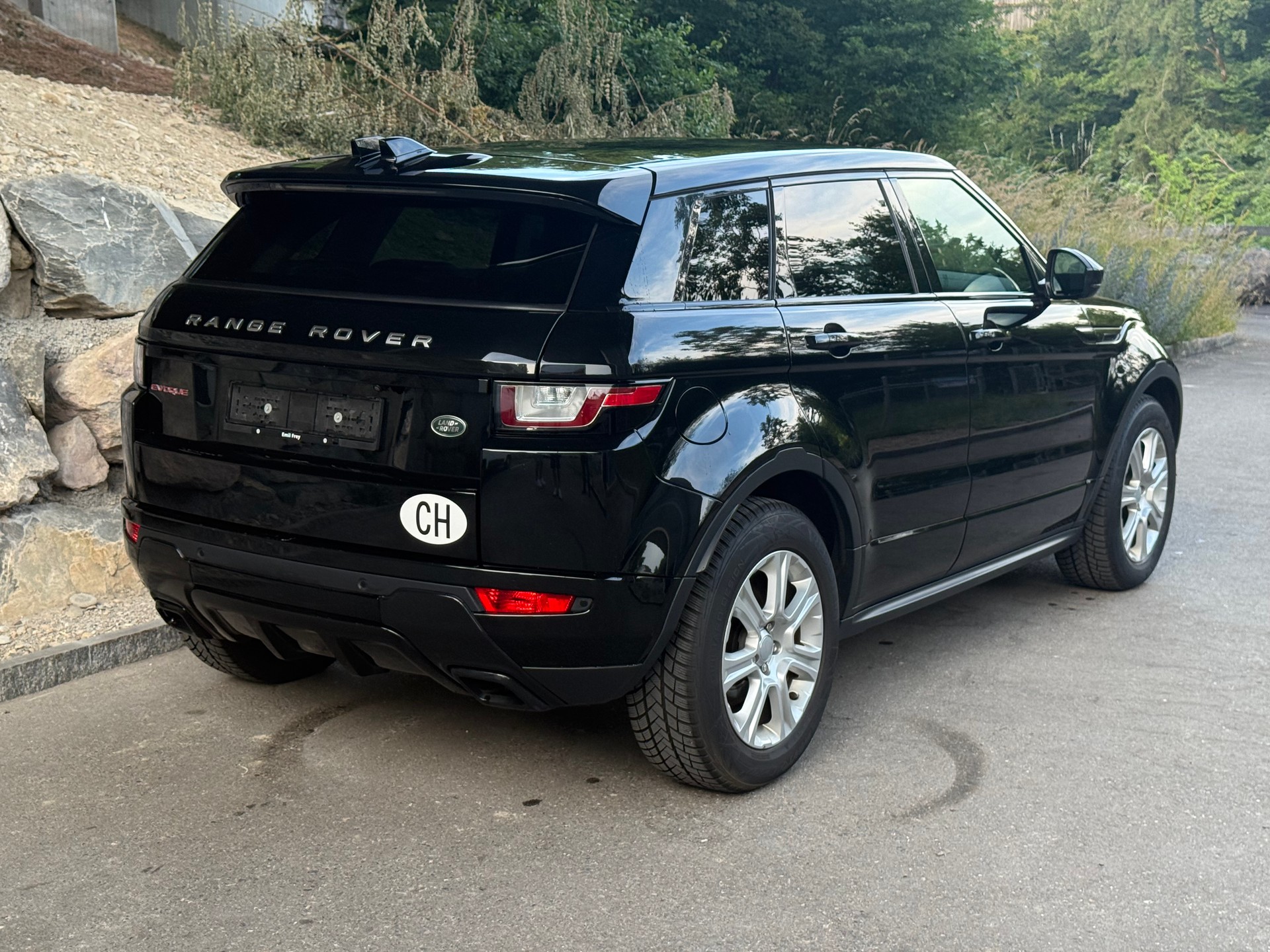 LAND ROVER Range Rover Evoque 2.0 TD4 SE Dynamic AT9-image-4