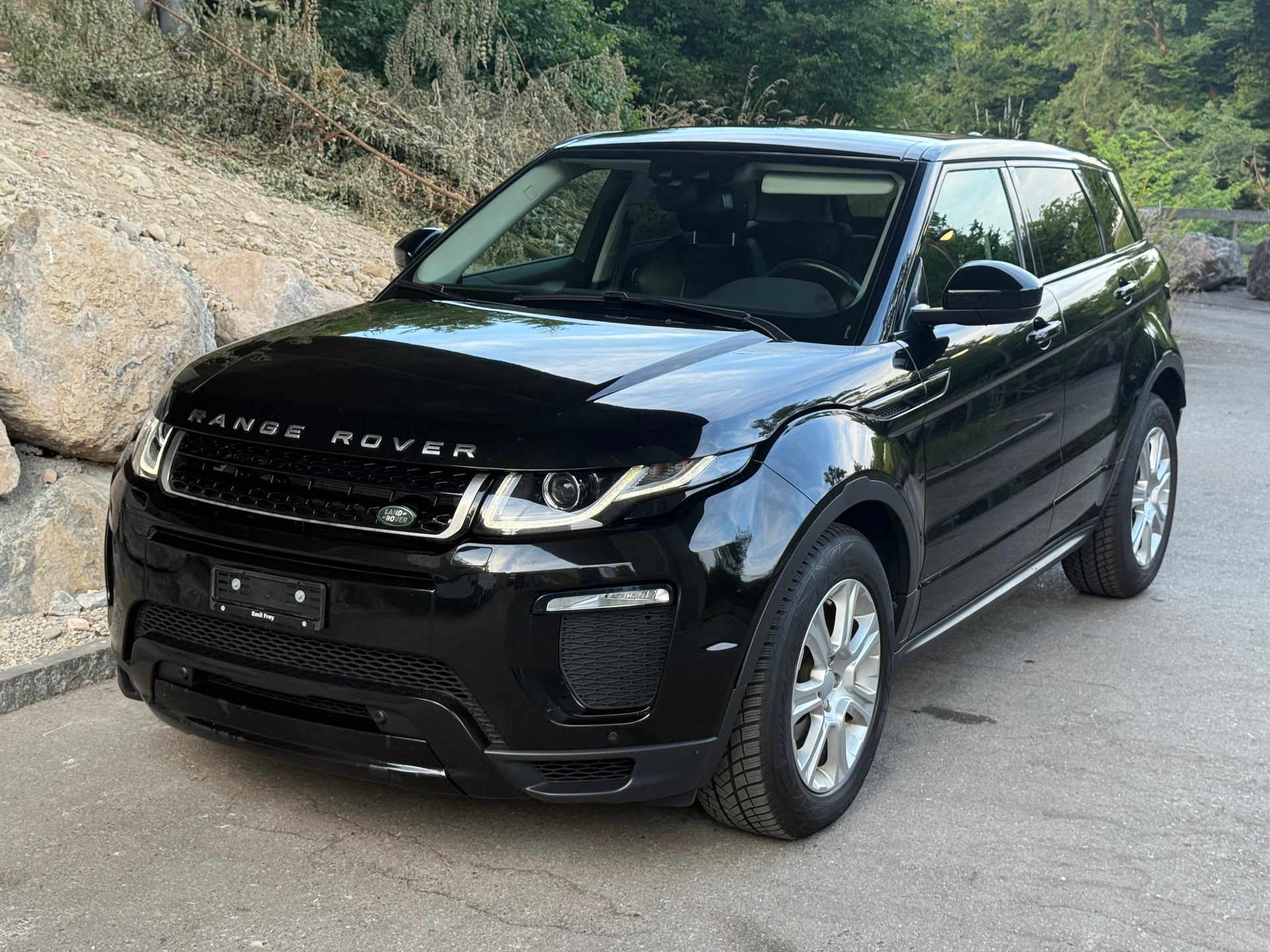 LAND ROVER Range Rover Evoque 2.0 TD4 SE Dynamic AT9-image-0