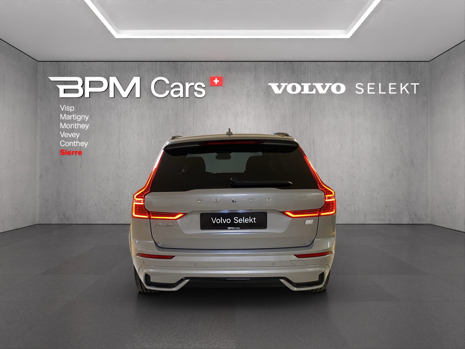 VOLVO XC60 T6 eAWD PluginHybrid R-Design Geartronic-image-3