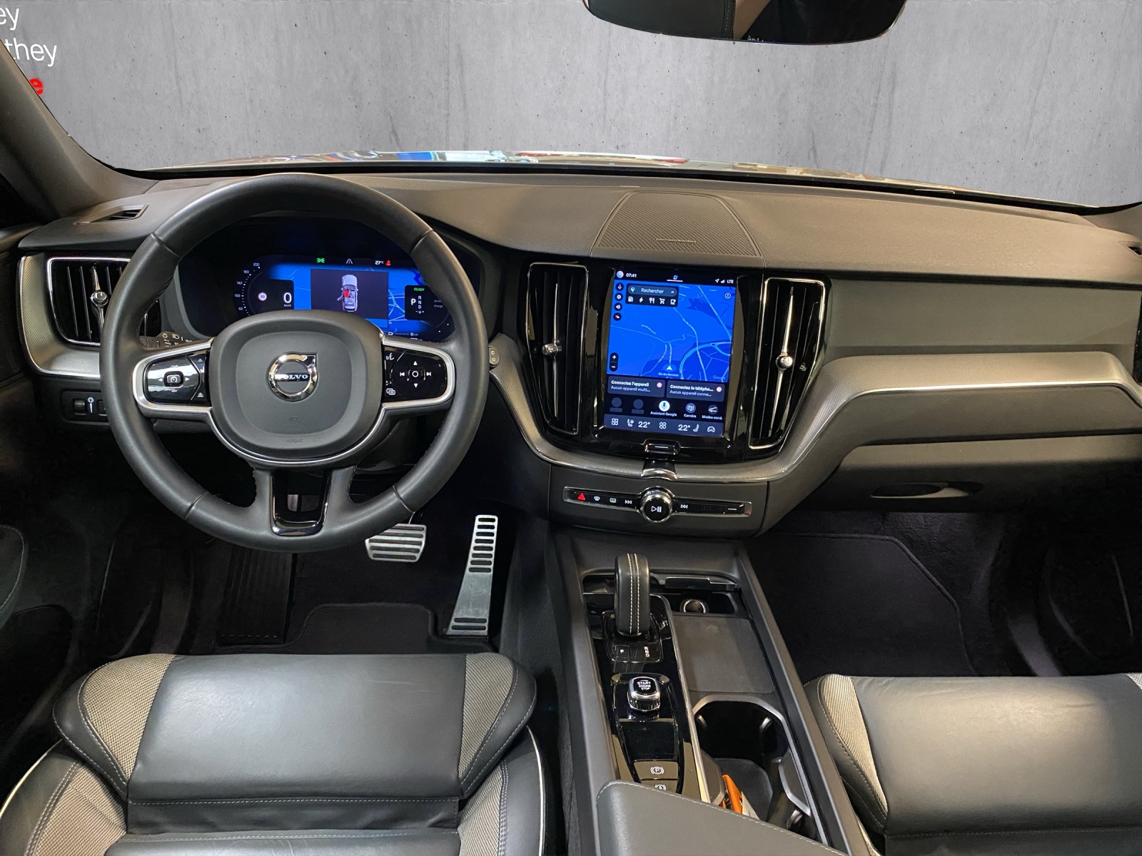VOLVO XC60 T6 eAWD PluginHybrid R-Design Geartronic-image-11
